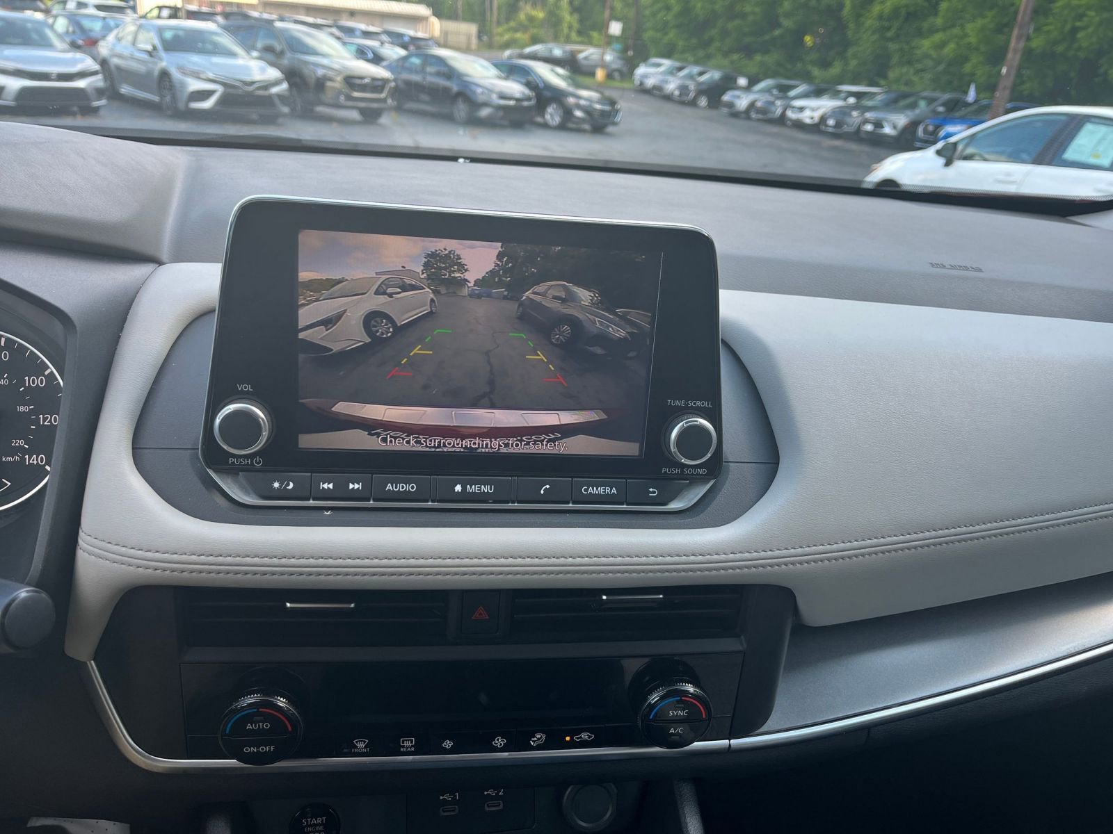 2024 Nissan Rogue SV 17