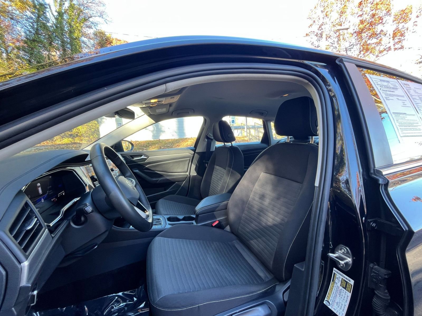 Thumbnail: 2024 Volkswagen Jetta - 32