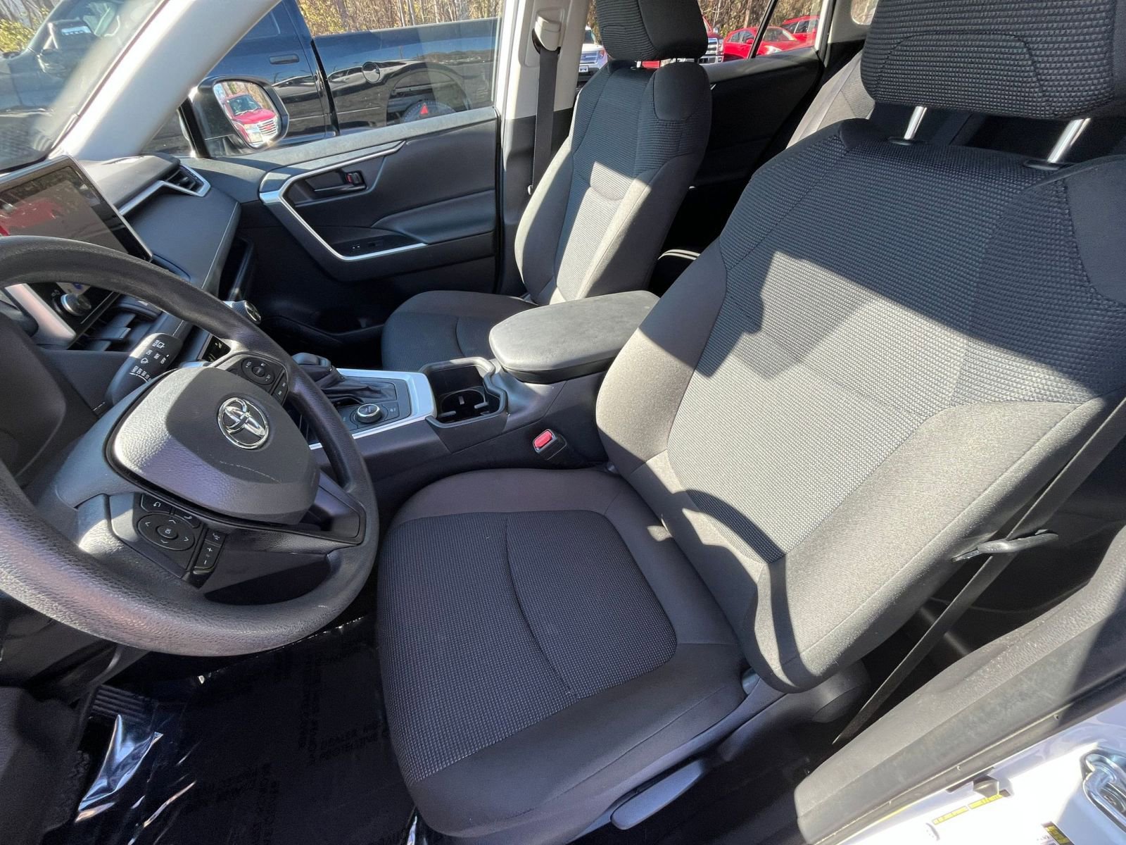 Thumbnail: 2025 Toyota RAV4 - 30