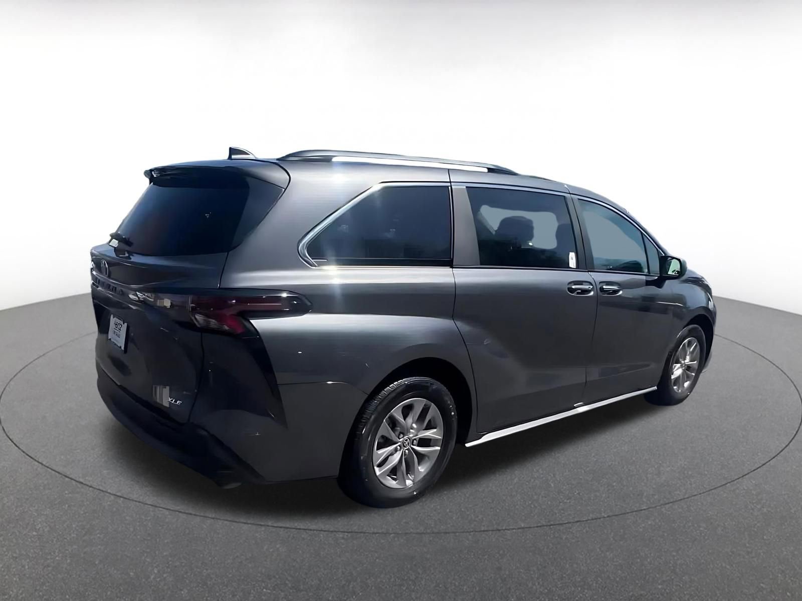 Thumbnail: 2025 Toyota Sienna - 14