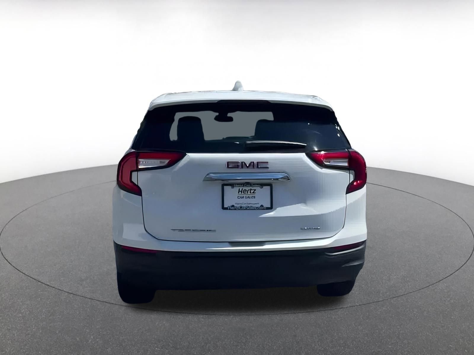 2024 GMC Terrain SLE 12