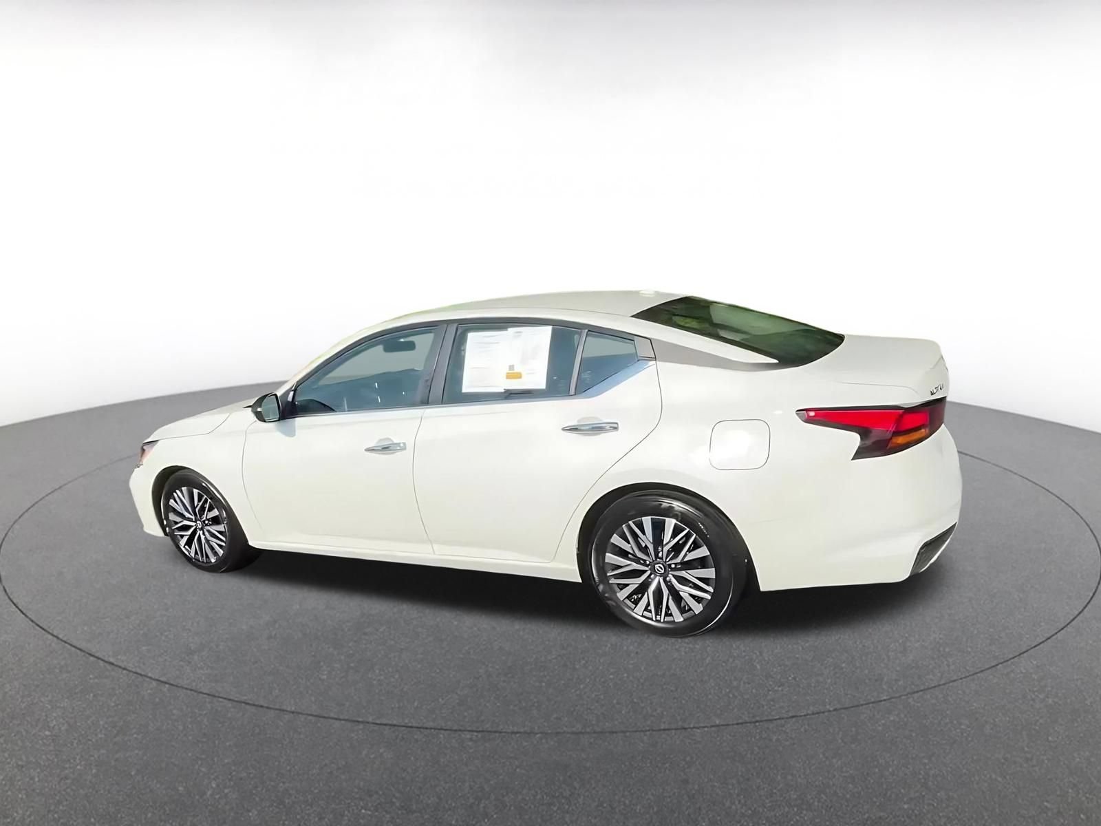 Thumbnail: 2025 Nissan Altima - 10