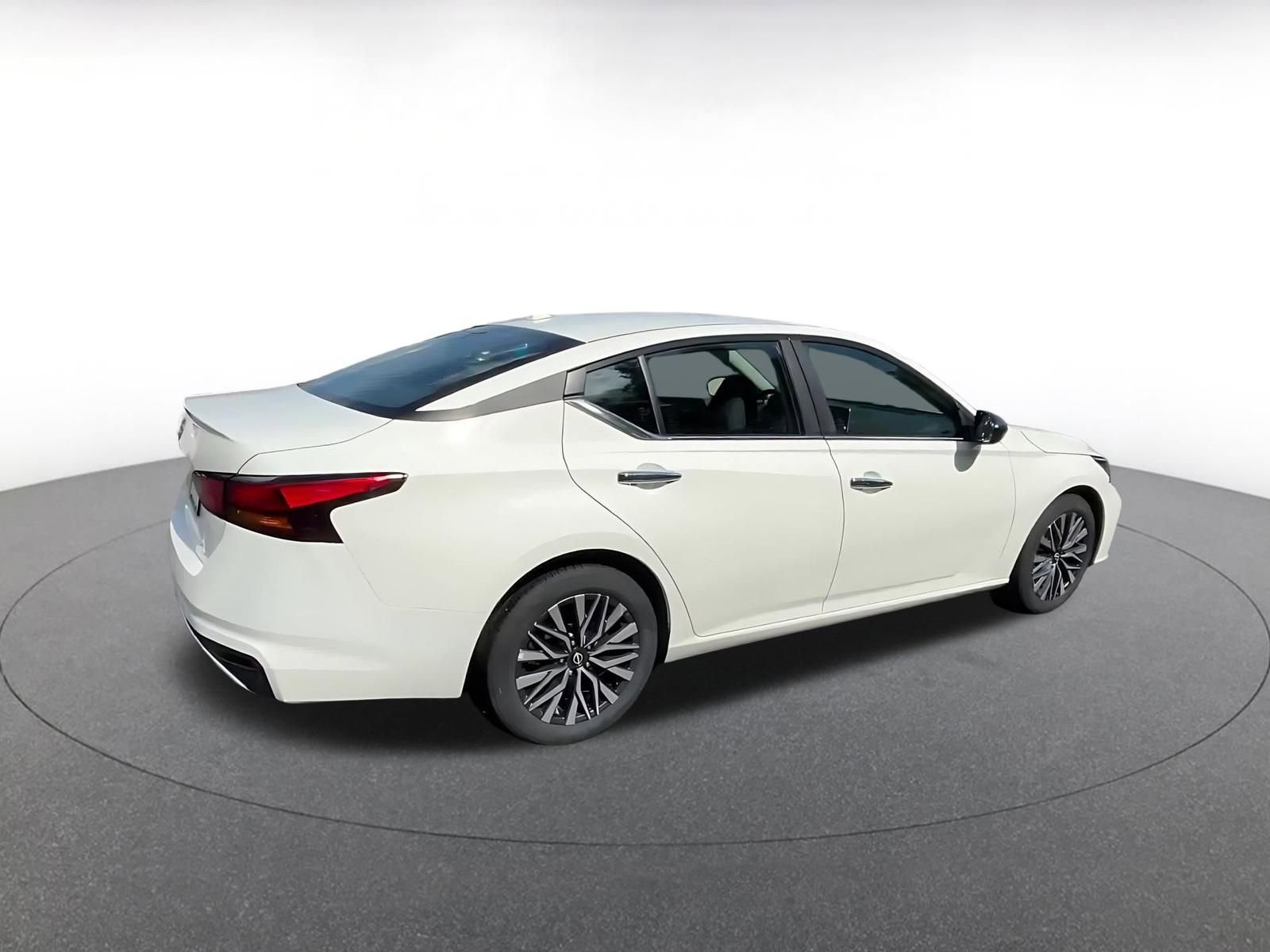 Thumbnail: 2025 Nissan Altima - 14