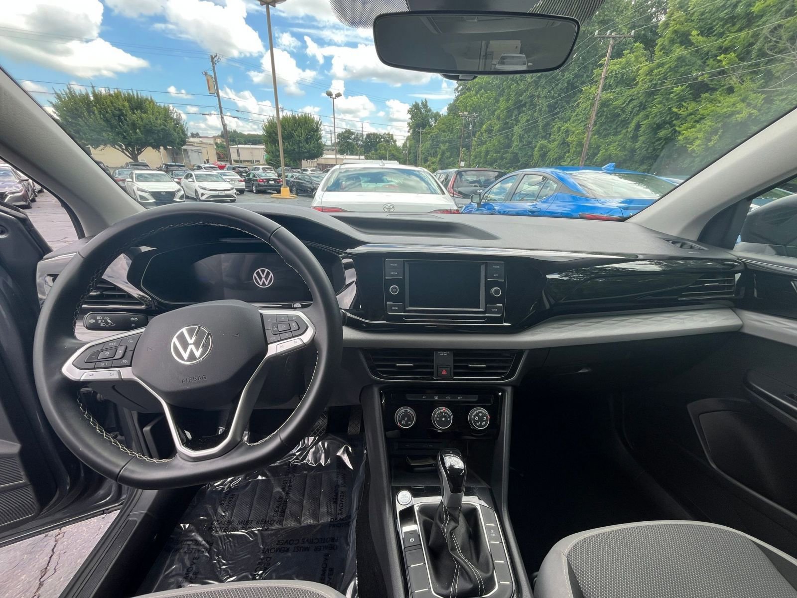 Thumbnail: 2024 Volkswagen Taos - 27