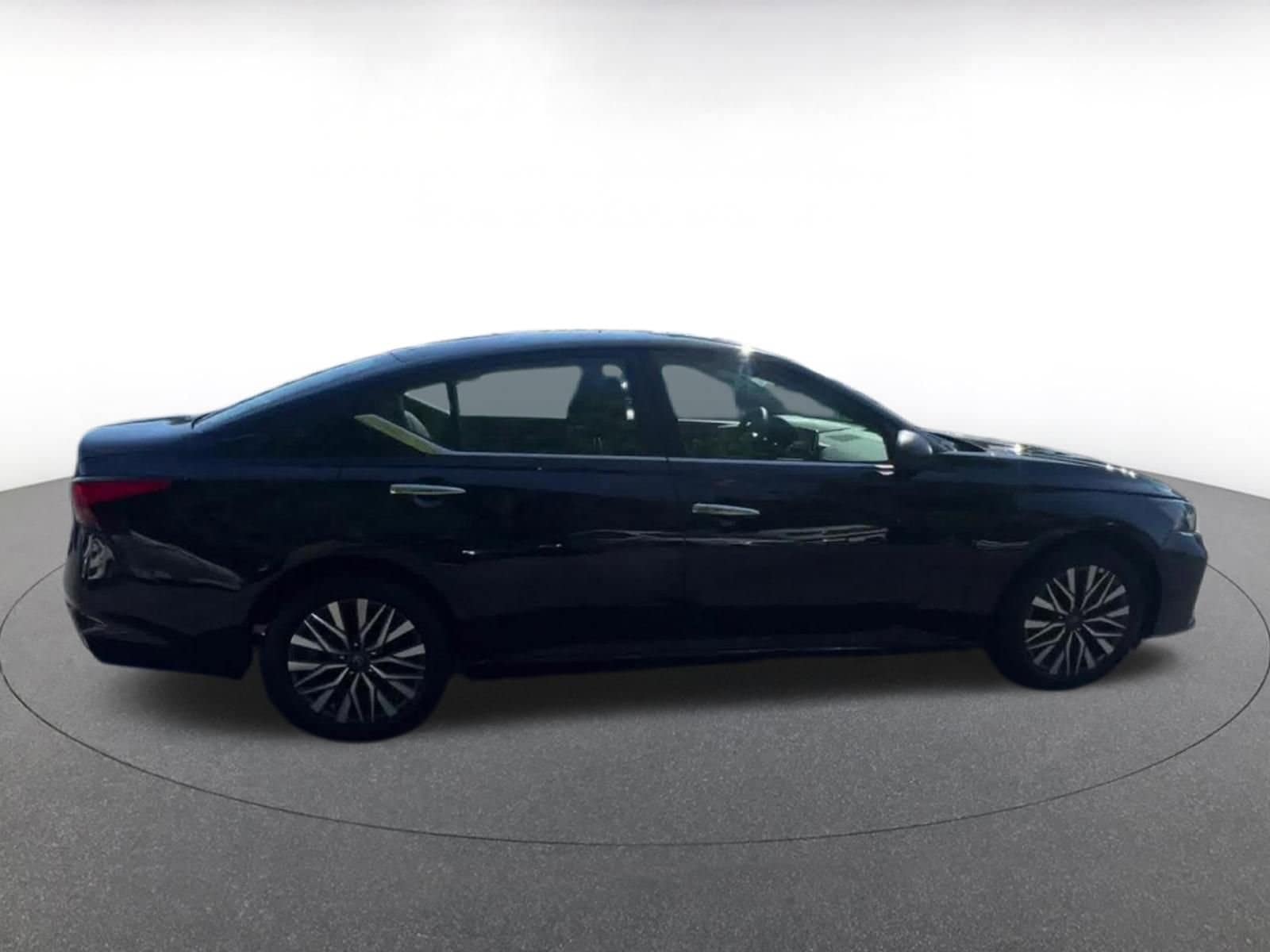 Thumbnail: 2025 Nissan Altima - 16