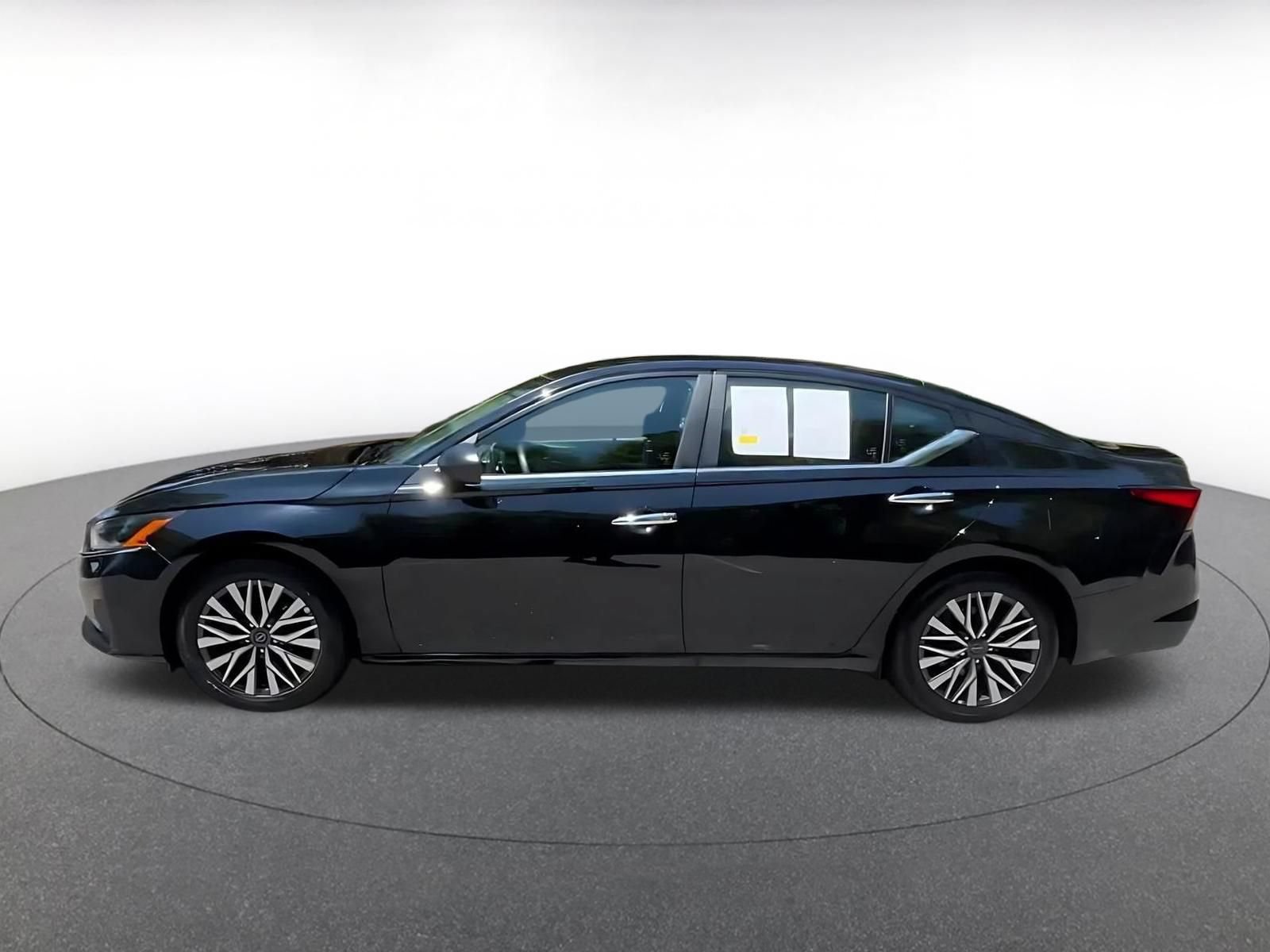 Thumbnail: 2025 Nissan Altima - 12