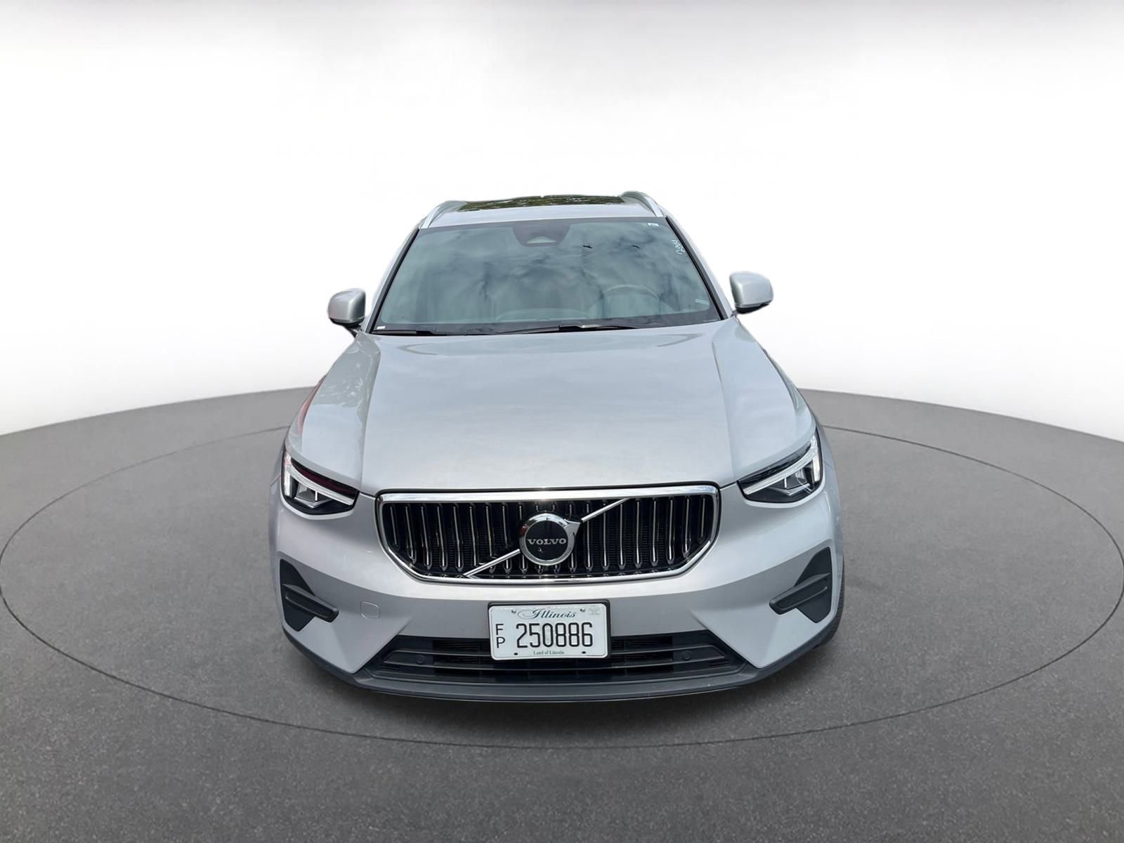 Thumbnail: 2024 Volvo XC40 - 7