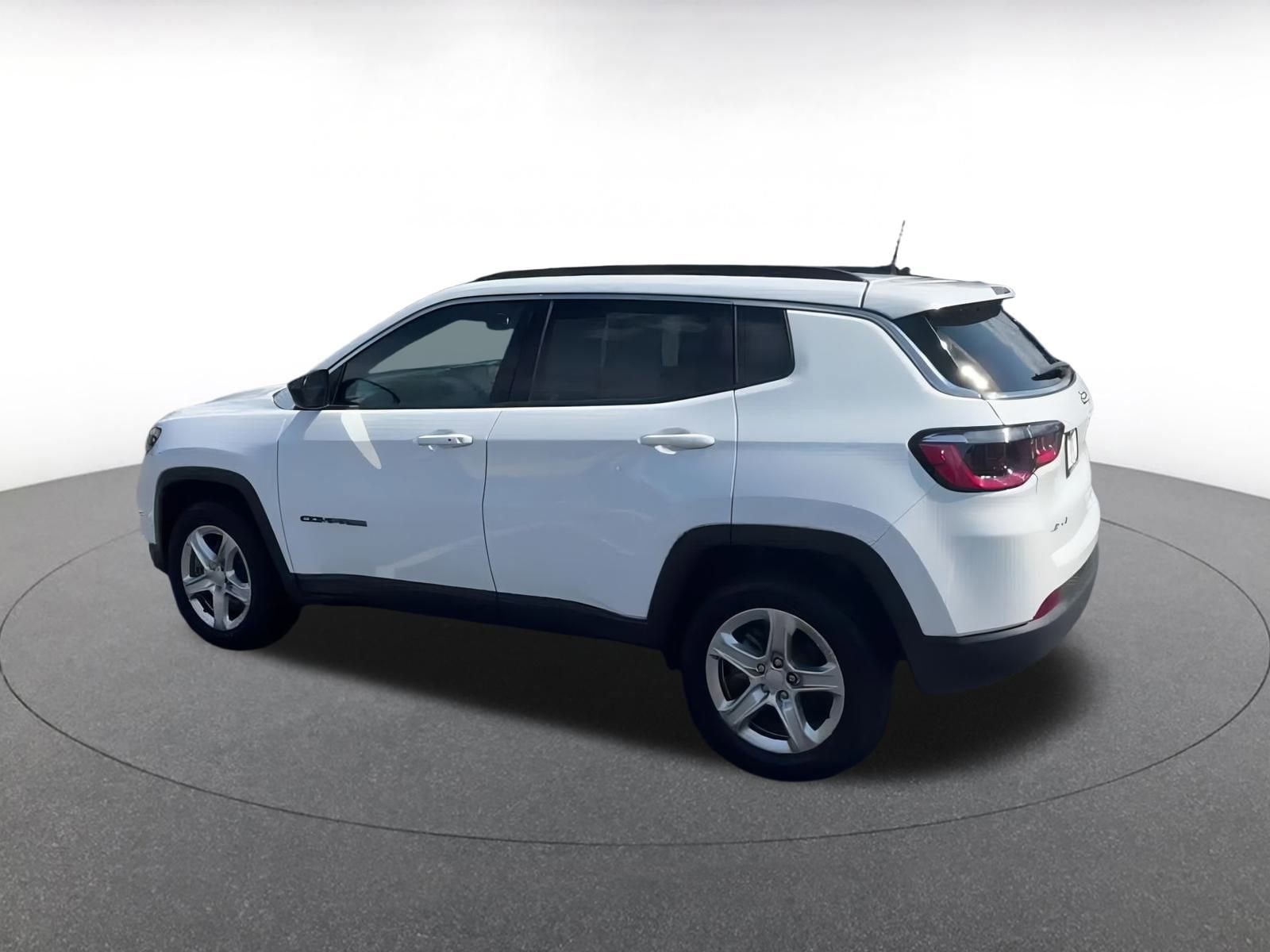 Thumbnail: 2023 Jeep Compass - 10