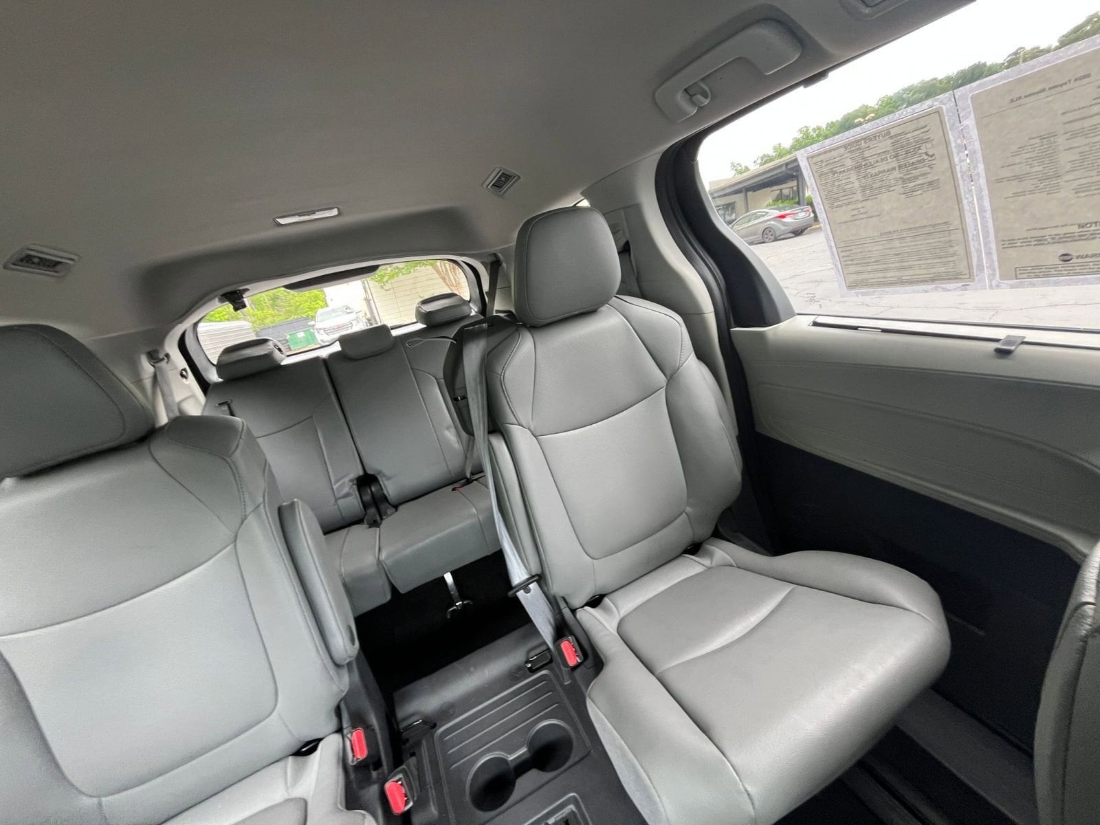 2024 Toyota Sienna XLE 31