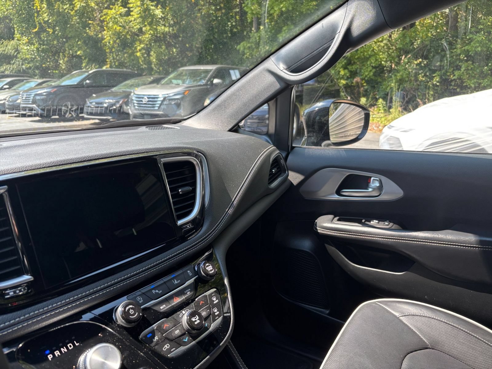 Thumbnail: 2025 Chrysler Pacifica - 33