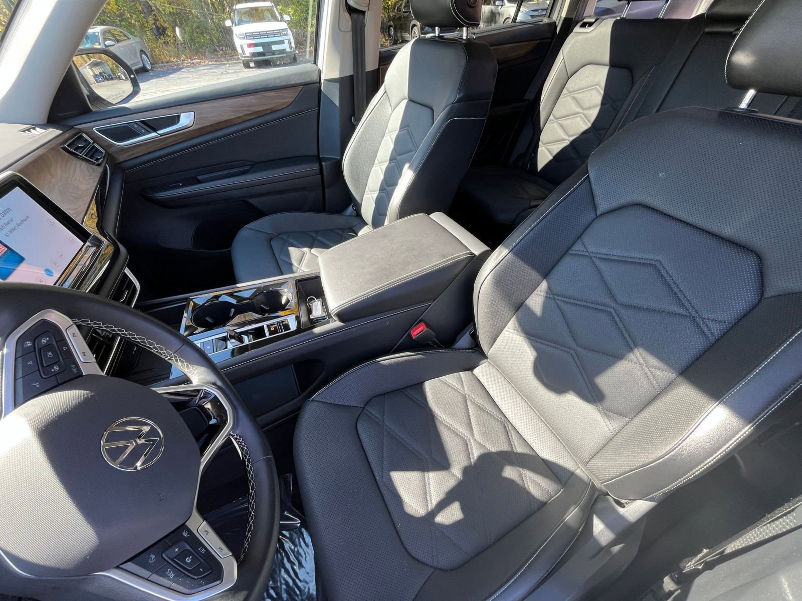 Thumbnail: 2025 Volkswagen Atlas - 32