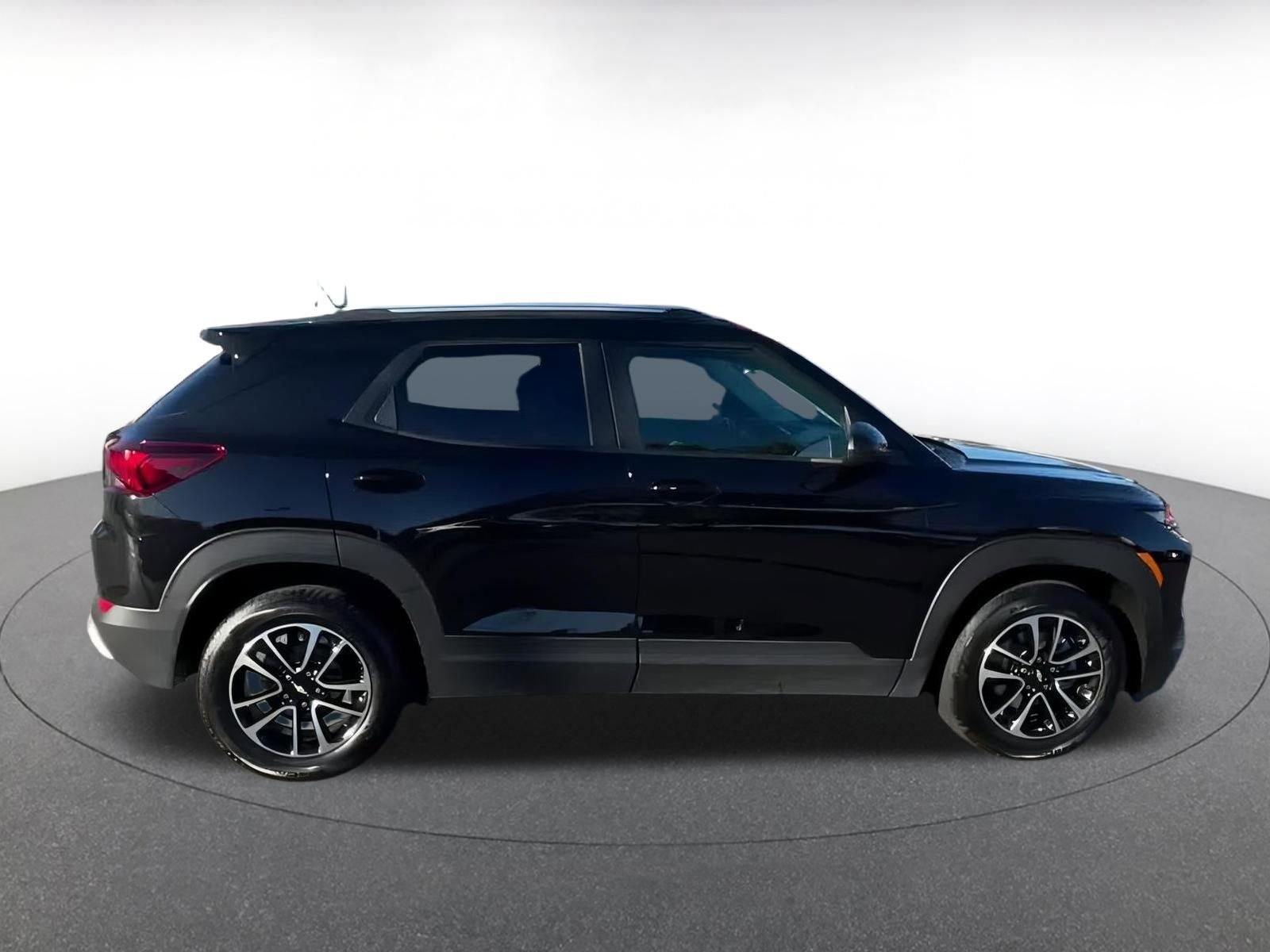 Thumbnail: 2025 Chevrolet TrailBlazer - 16