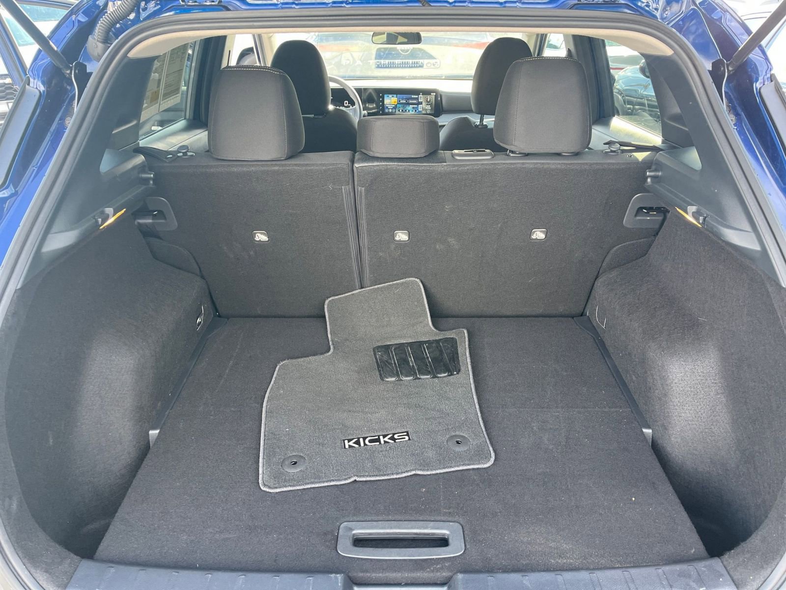 Thumbnail: 2025 Nissan Kicks - 24