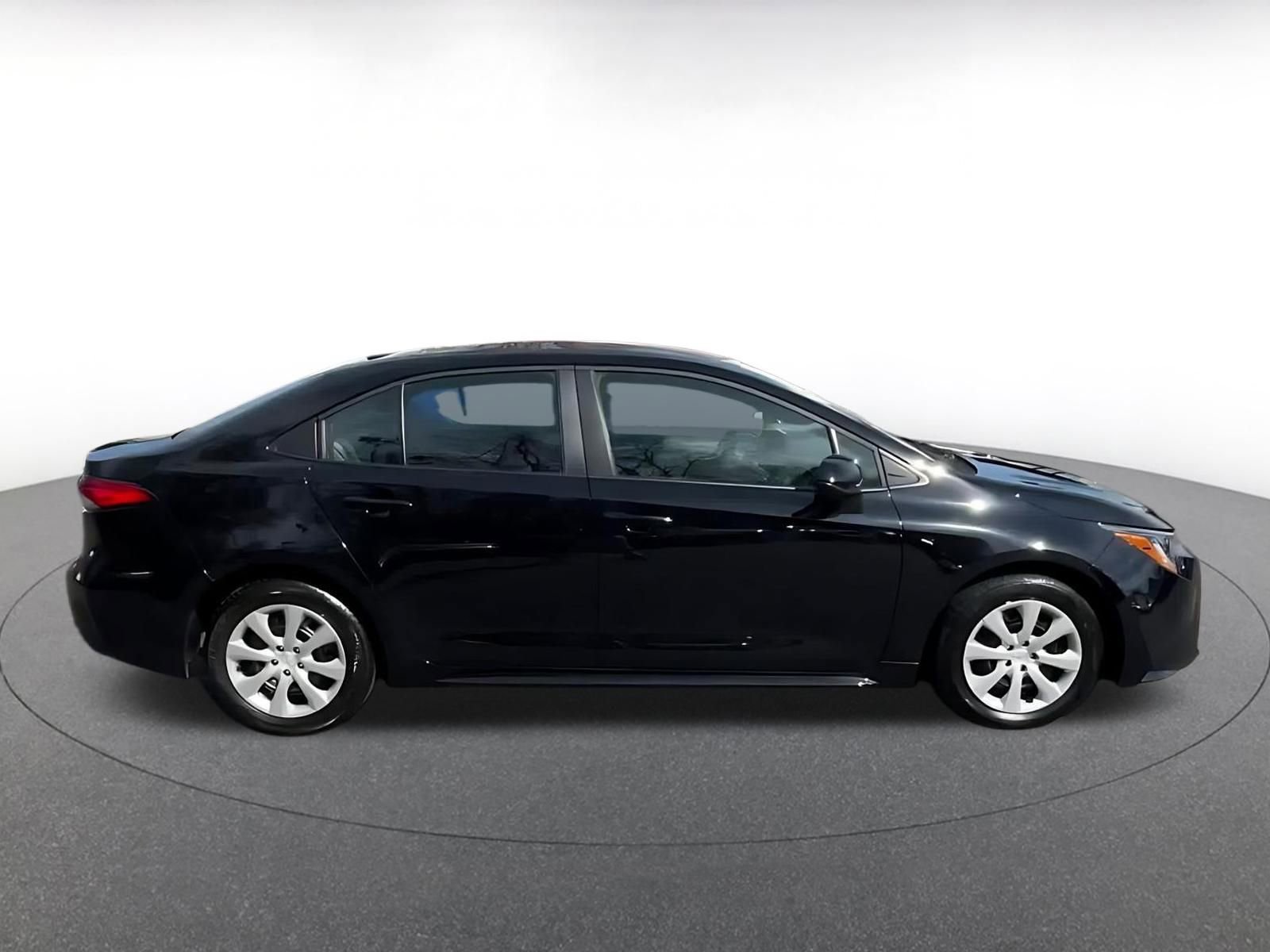 Thumbnail: 2025 Toyota Corolla - 16