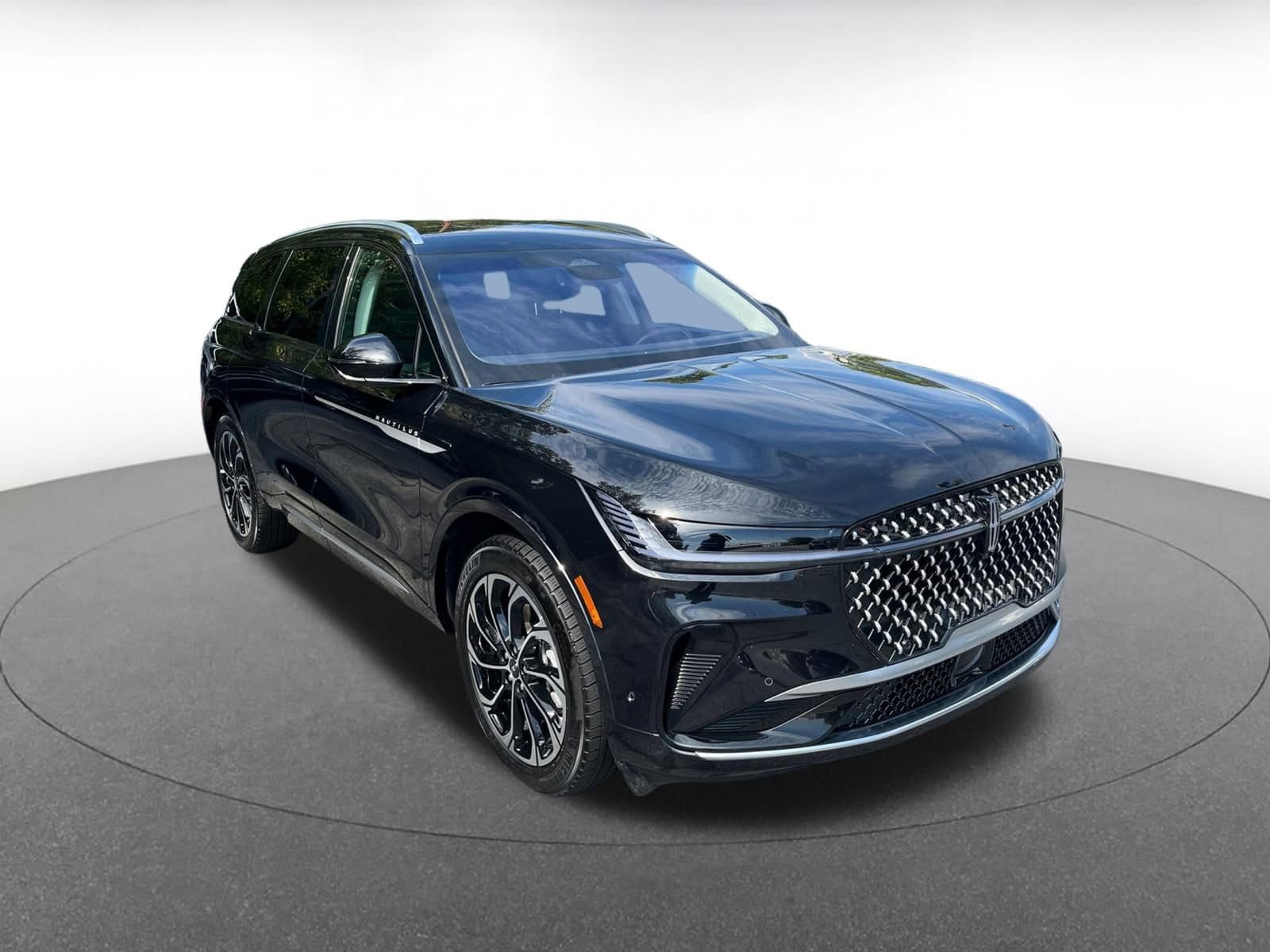 Thumbnail: 2024 Lincoln Nautilus - 1