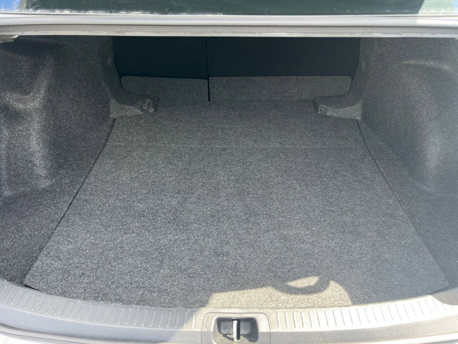 Thumbnail: 2025 Toyota Corolla - 25