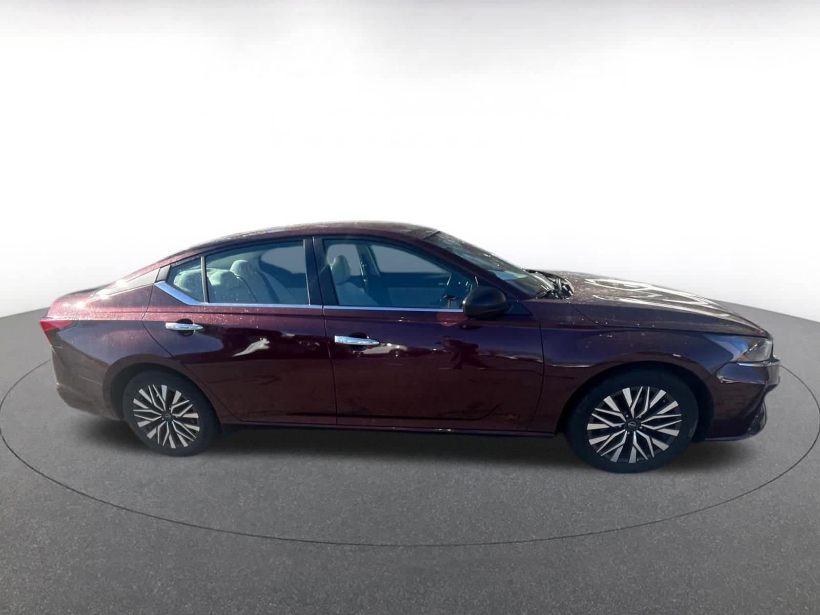 Thumbnail: 2025 Nissan Sentra - 9