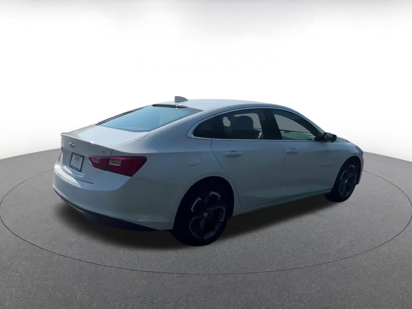 Thumbnail: 2023 Chevrolet Malibu - 15