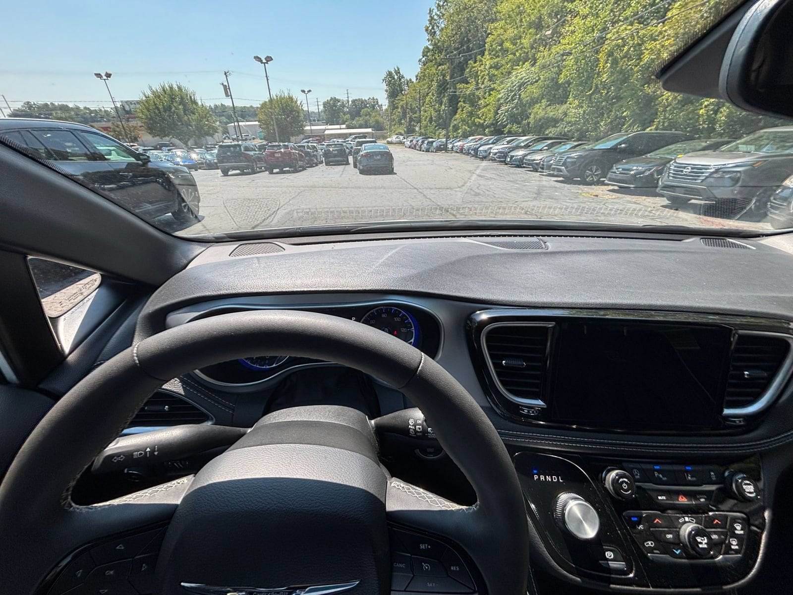 Thumbnail: 2025 Chrysler Pacifica - 32