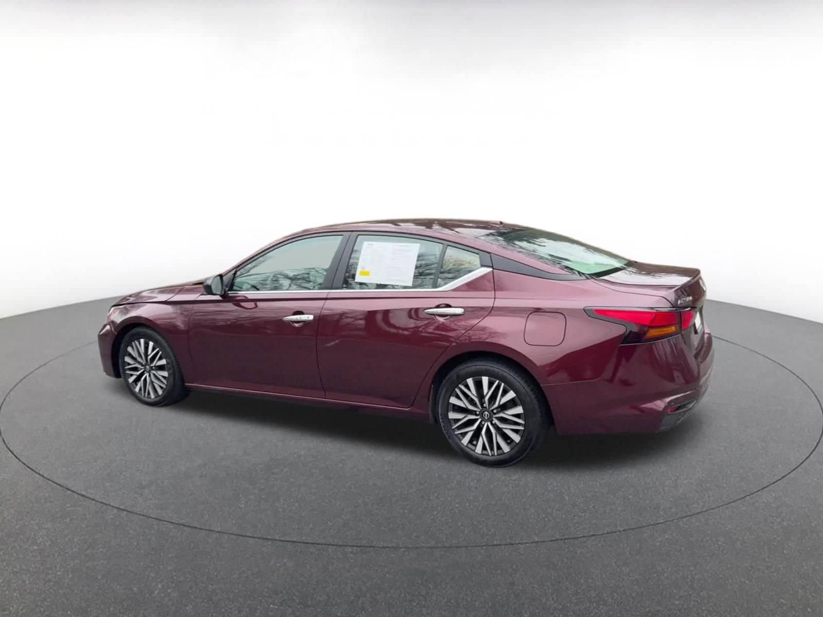 Thumbnail: 2025 Nissan Altima - 9