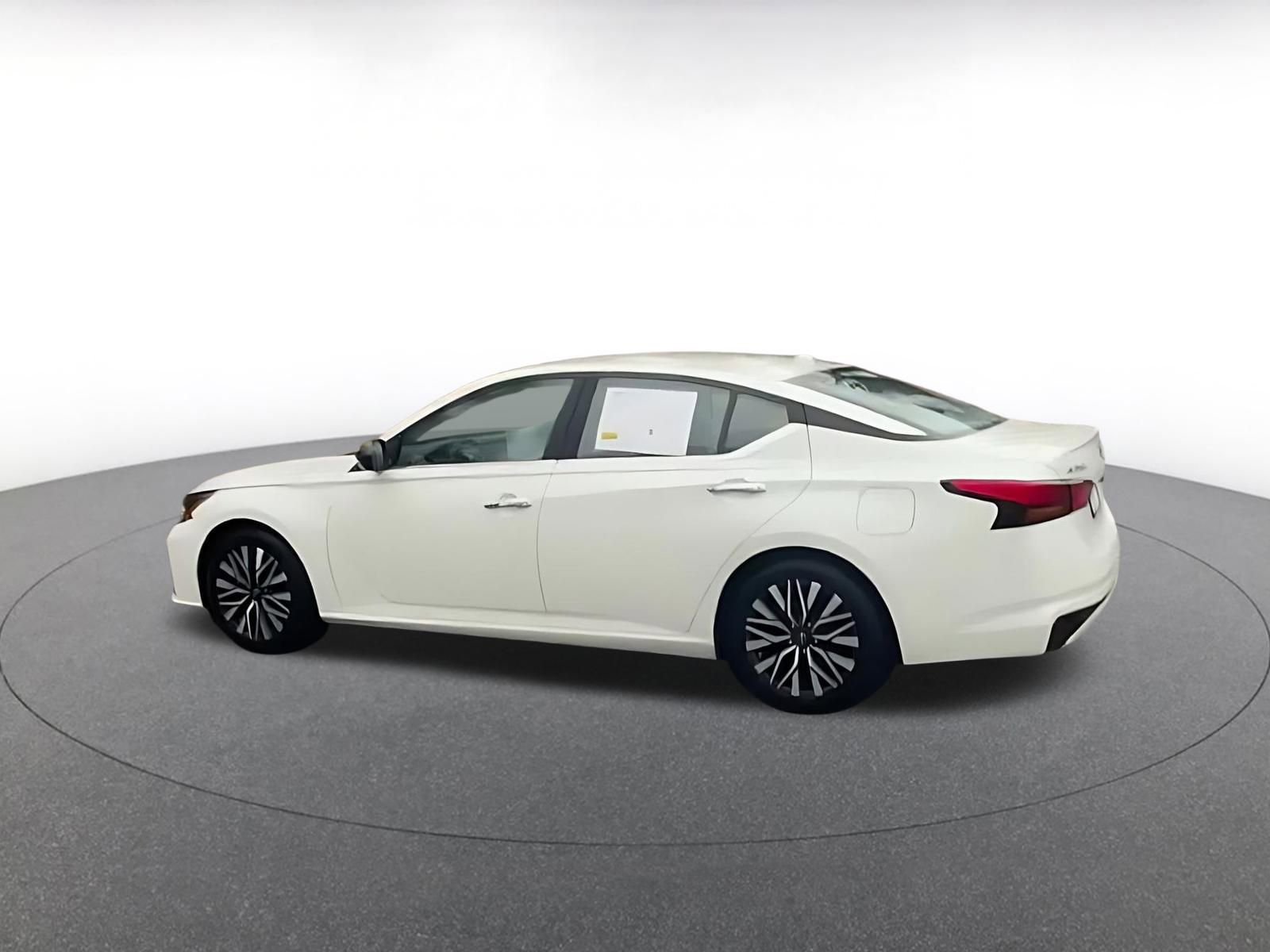 Thumbnail: 2025 Nissan Altima - 11