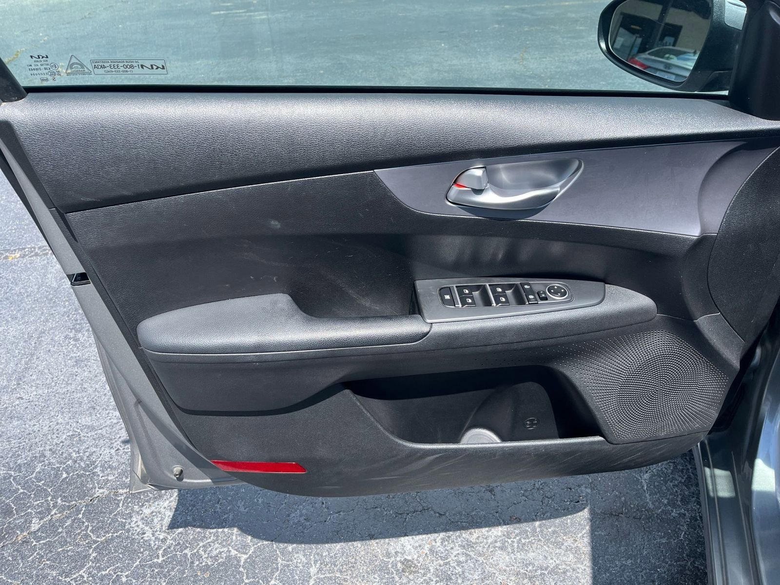 Thumbnail: 2023 Kia Forte - 18
