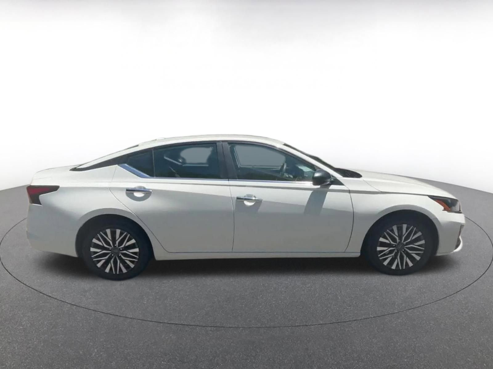 Thumbnail: 2025 Nissan Altima - 16