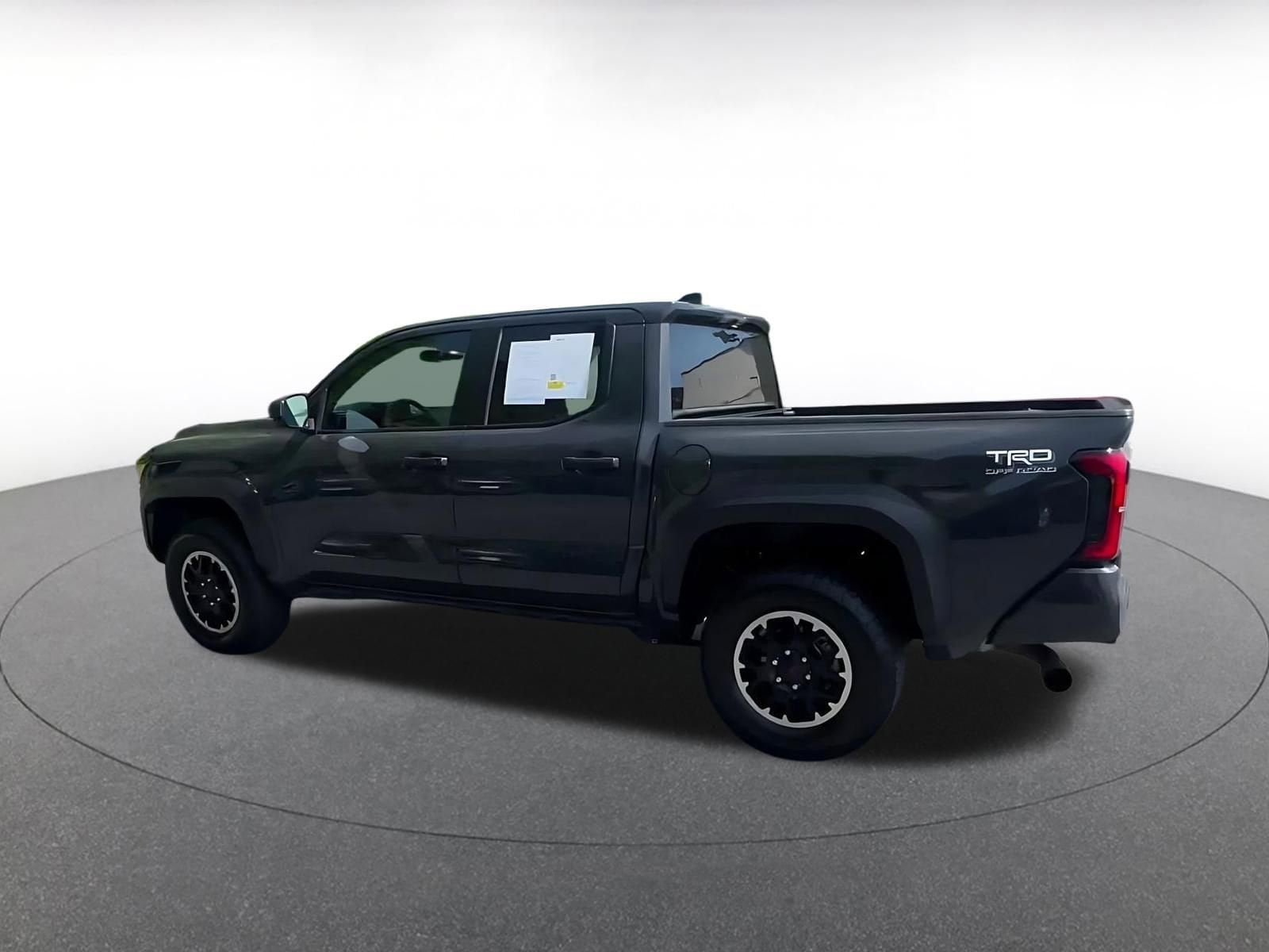 Thumbnail: 2025 Toyota Tacoma - 10