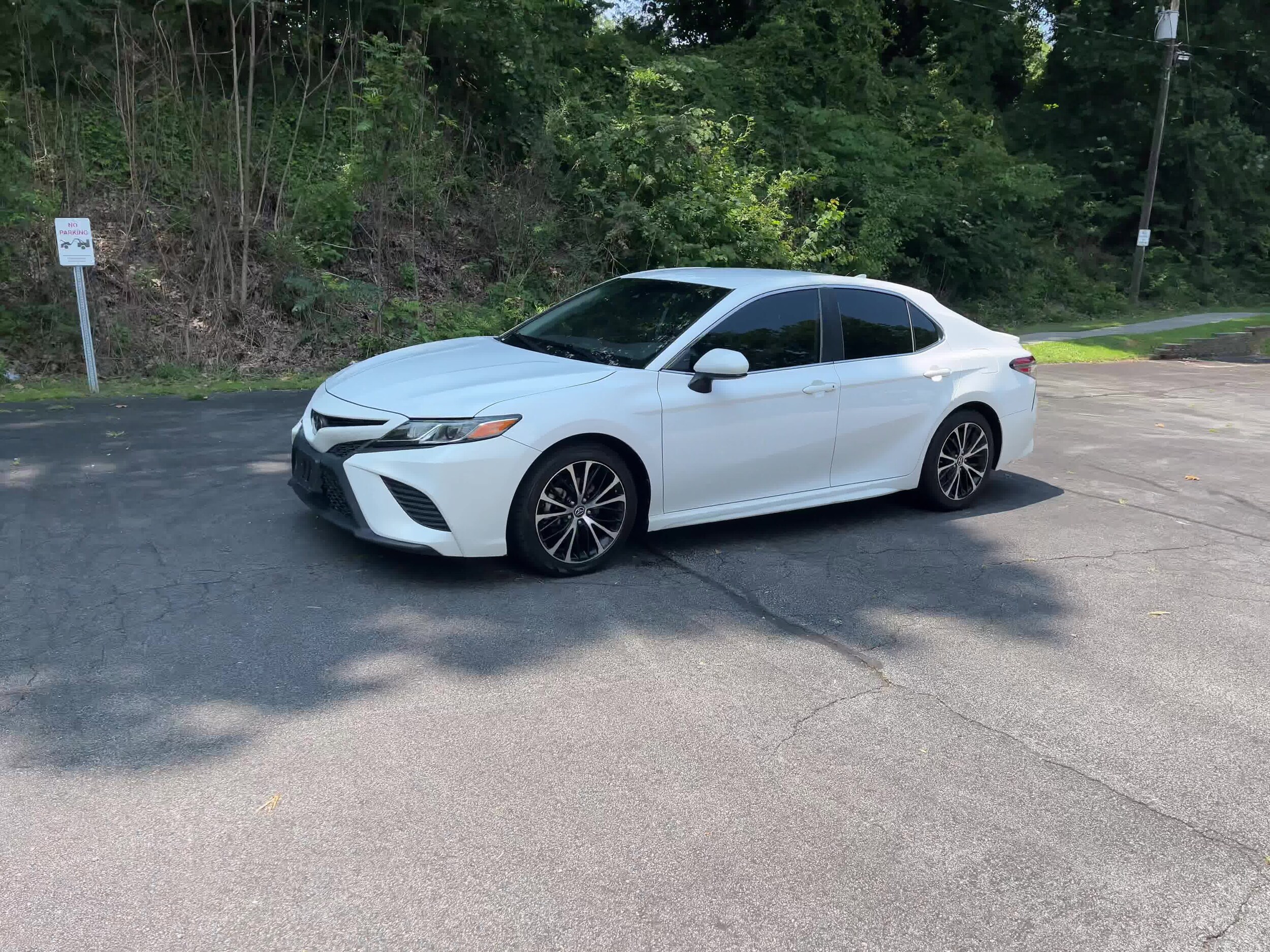 2019 Toyota Camry SE 7