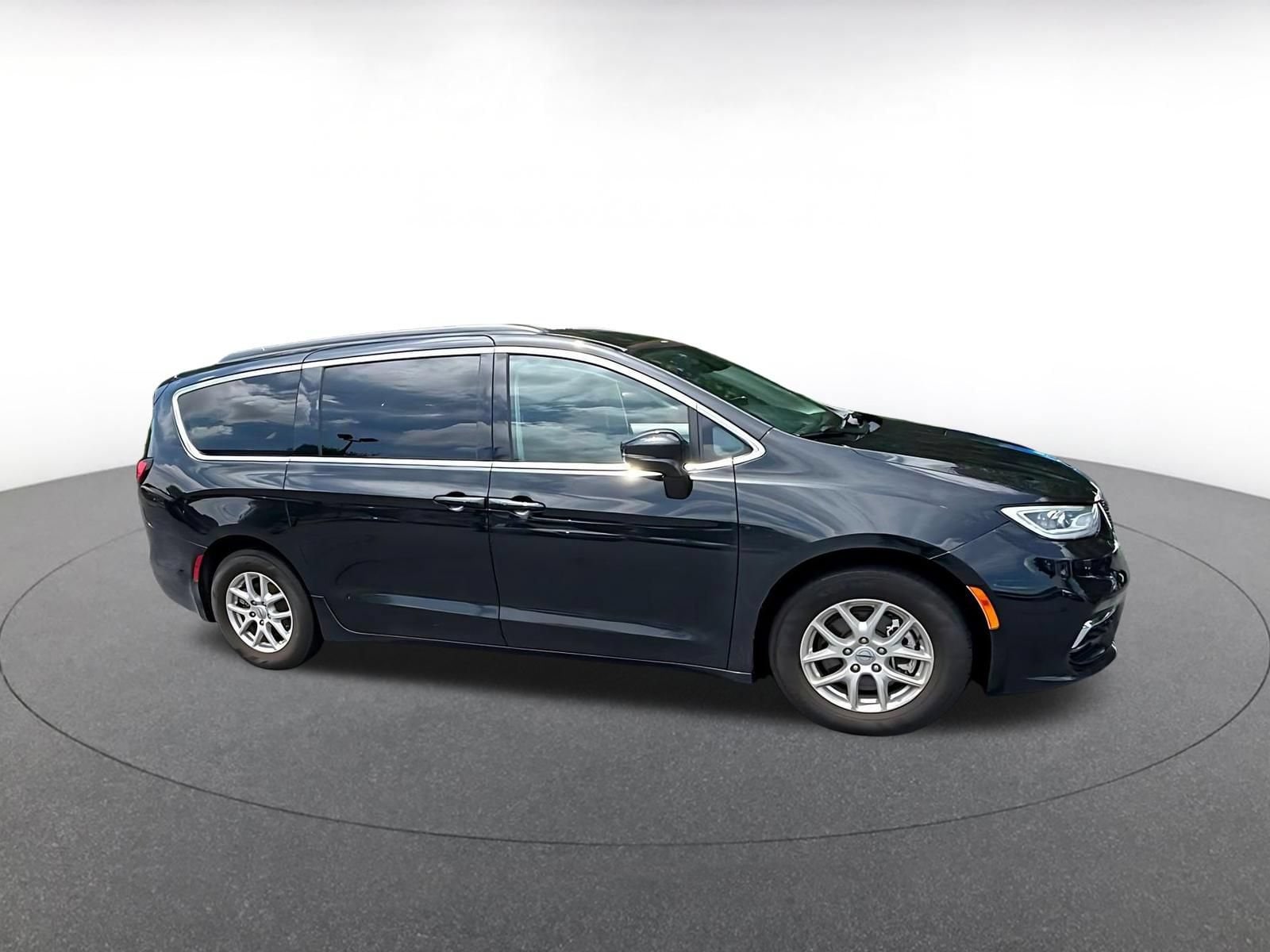Thumbnail: 2024 Chrysler Pacifica - 2