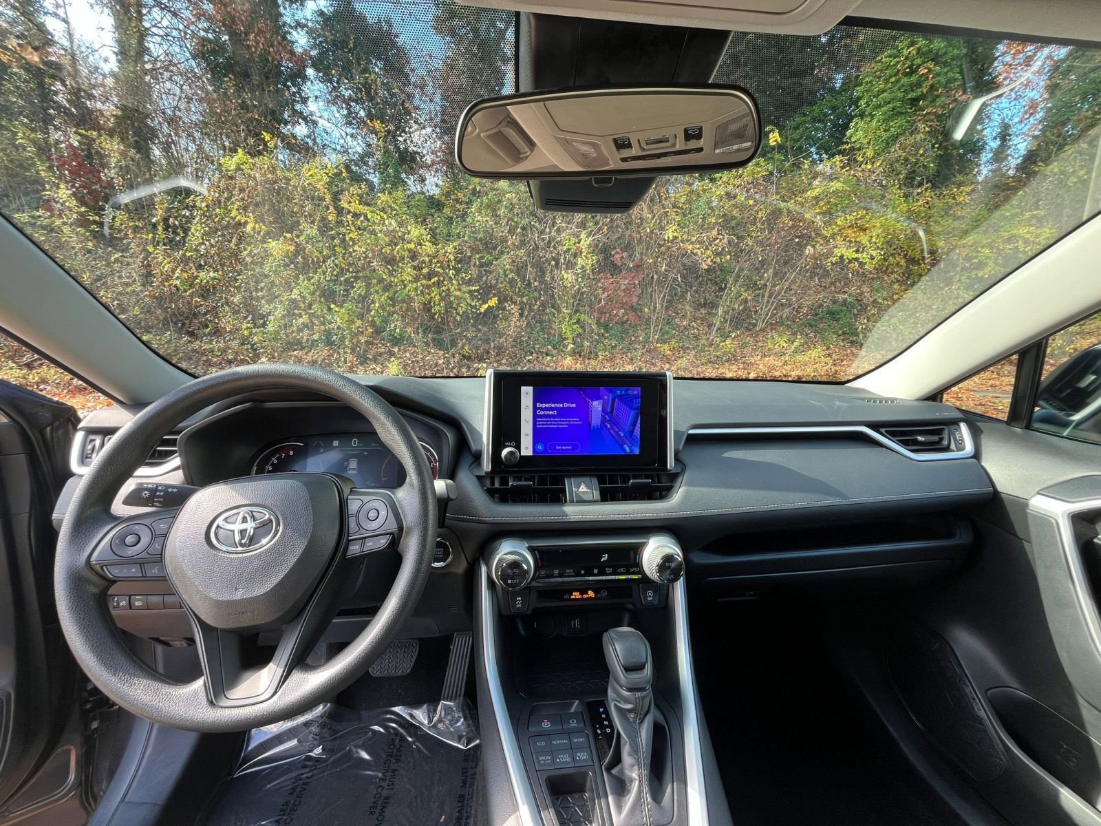 Thumbnail: 2025 Toyota RAV4 - 29