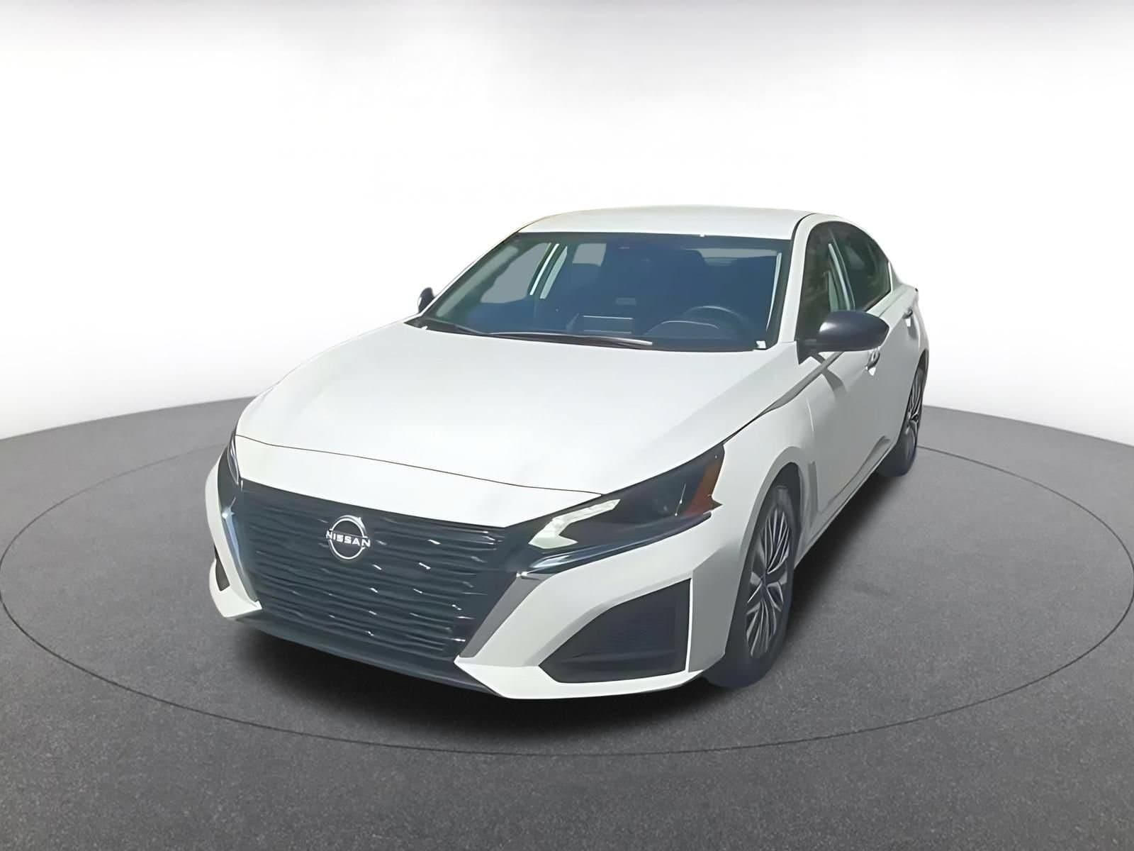 Thumbnail: 2025 Nissan Altima - 4