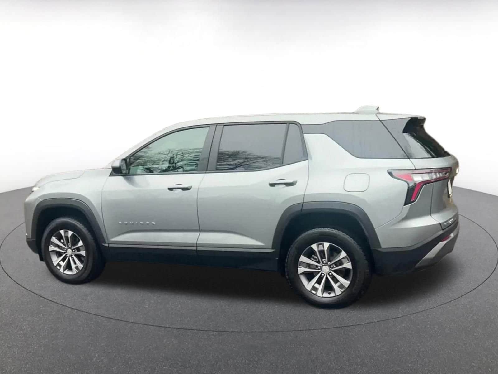 Thumbnail: 2025 Chevrolet Equinox - 10