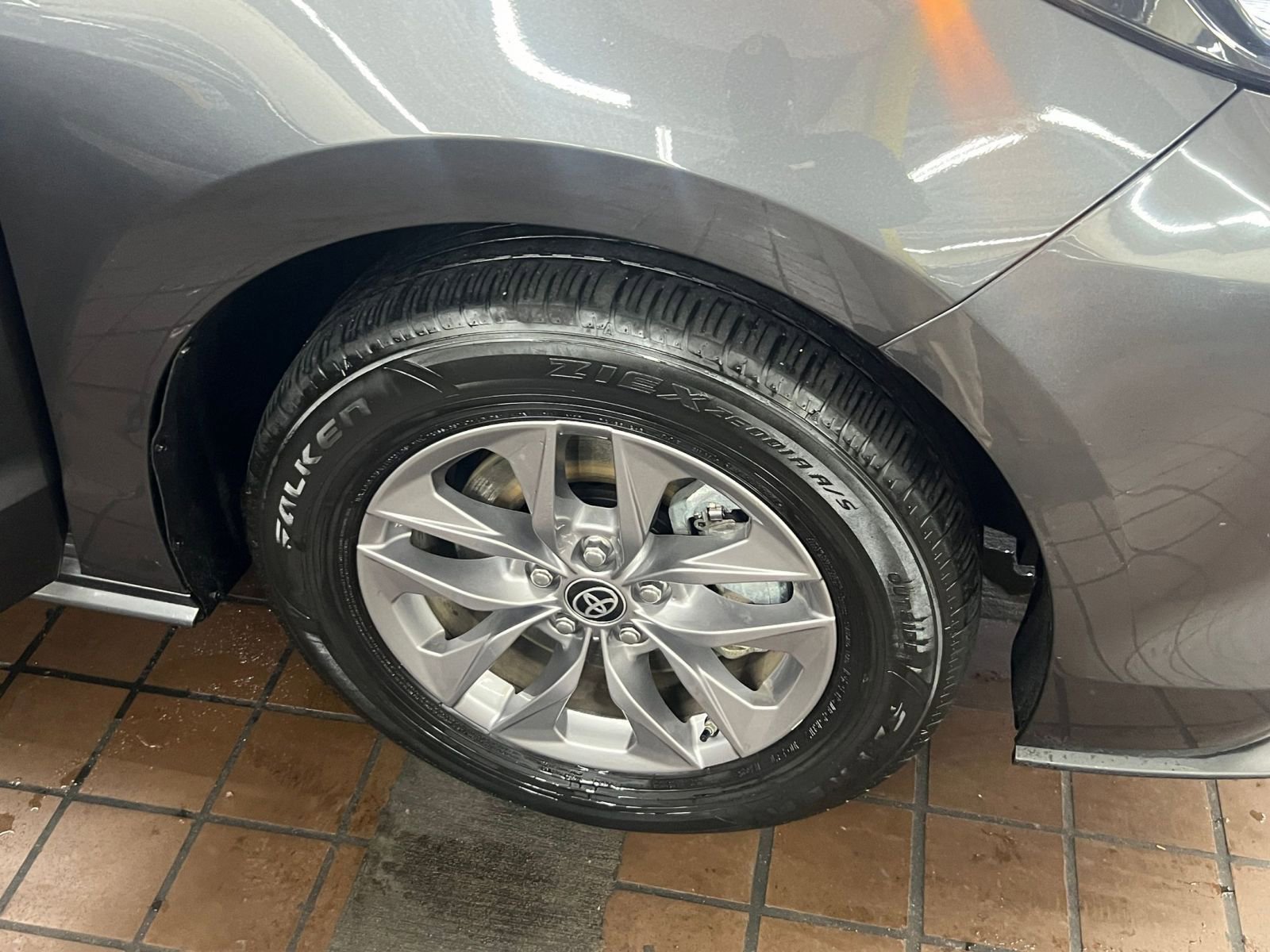 Thumbnail: 2025 Toyota Sienna - 29