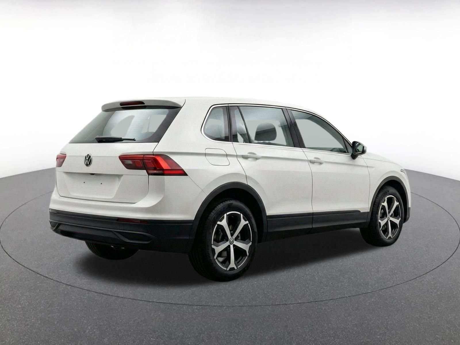 Thumbnail: 2026 Volkswagen Tiguan - 8