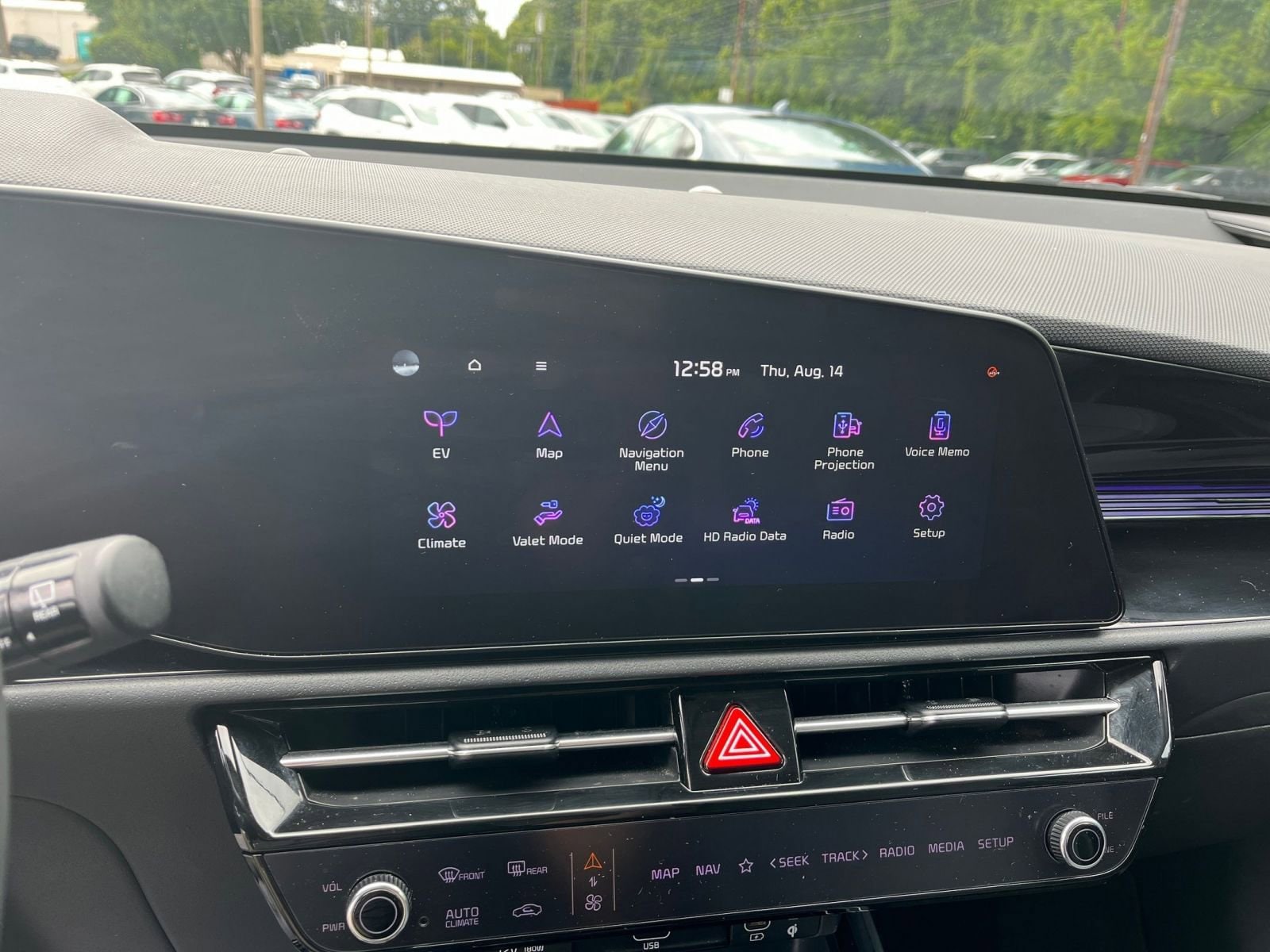 Thumbnail: 2023 Kia Niro - 25