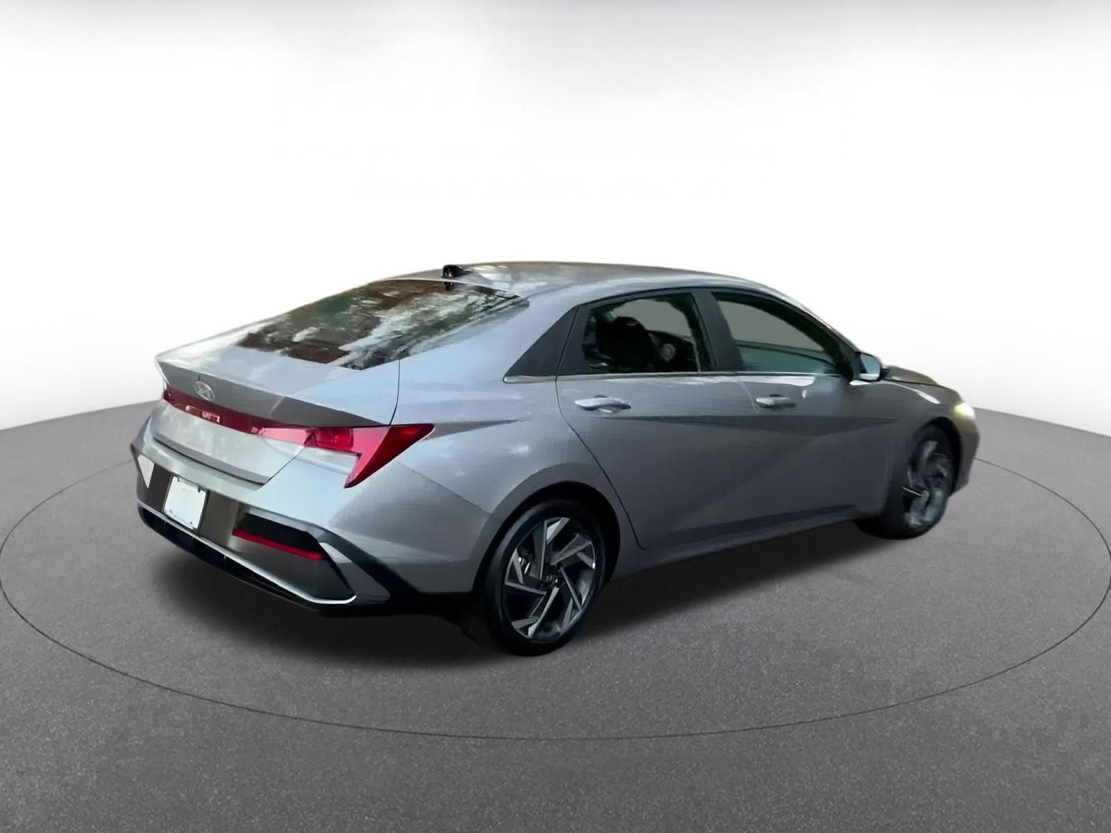 Thumbnail: 2025 Hyundai Elantra - 15