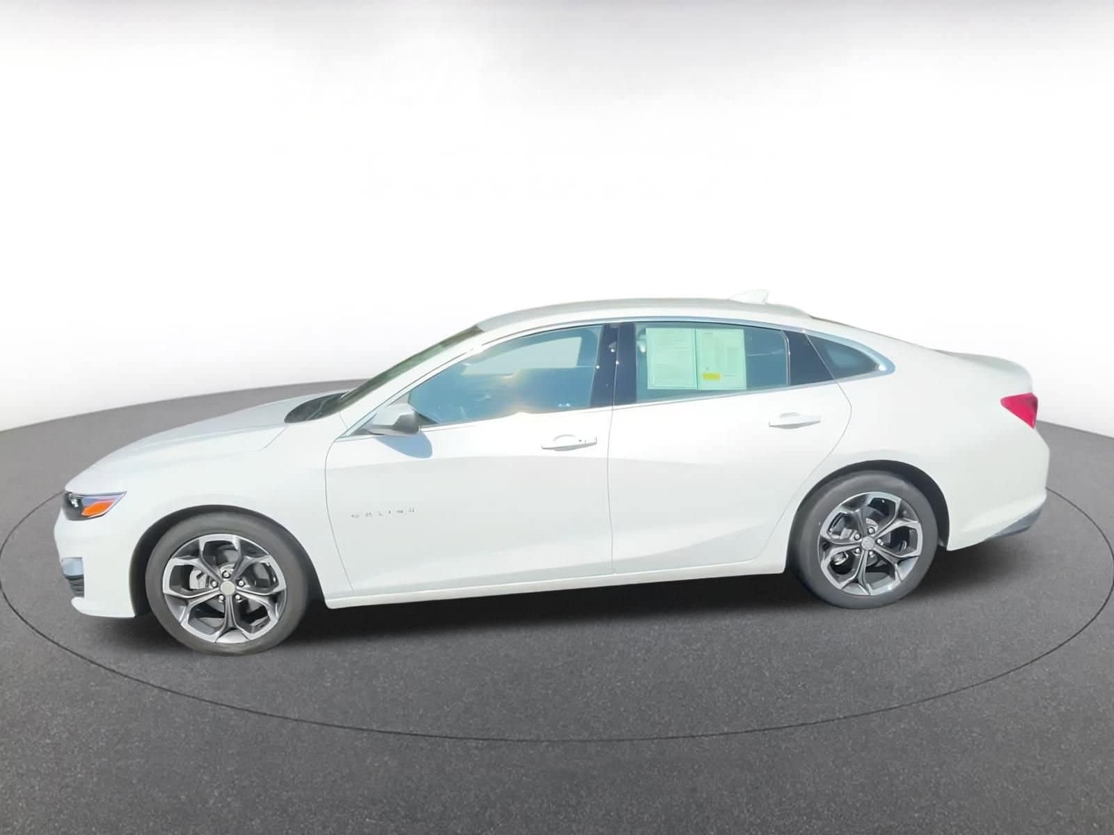 Thumbnail: 2023 Chevrolet Malibu - 8