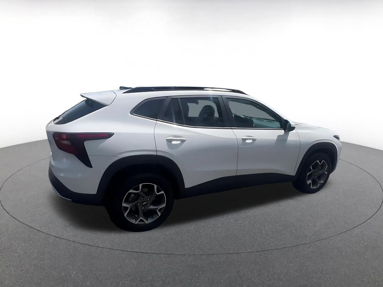 Thumbnail: 2025 Chevrolet Trax - 14