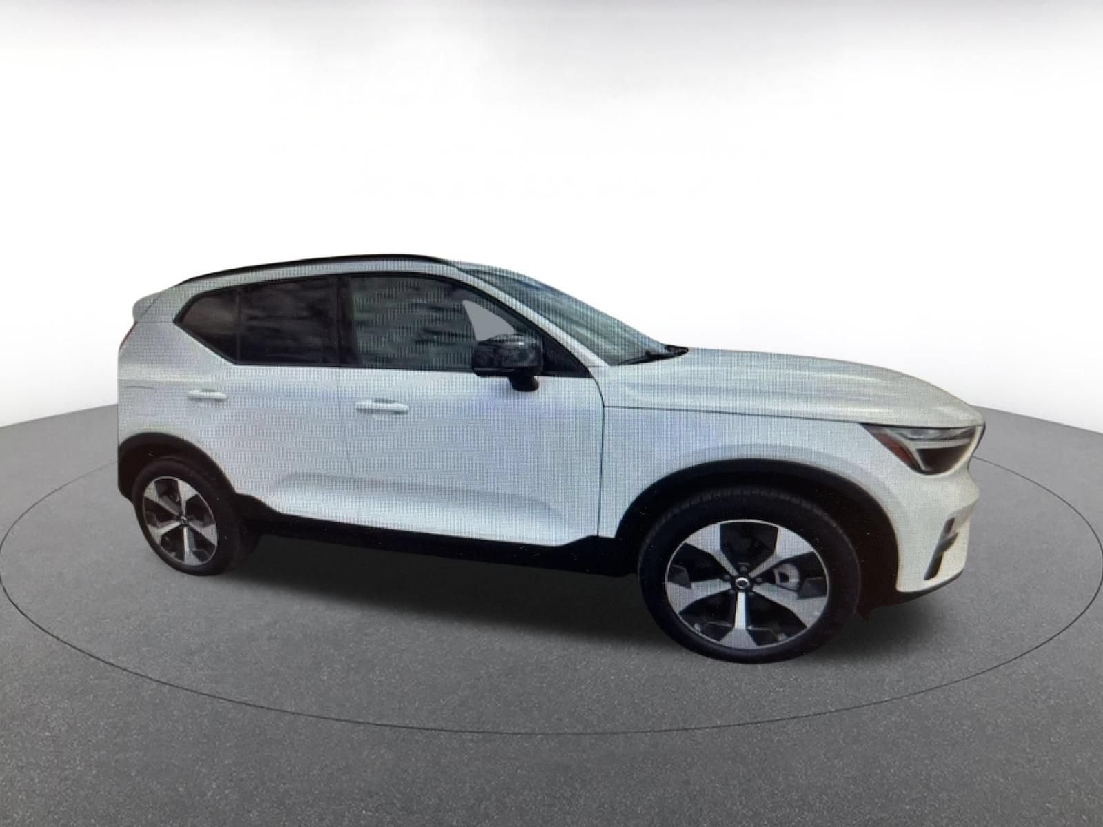 Thumbnail: 2024 Volvo XC40 - 5