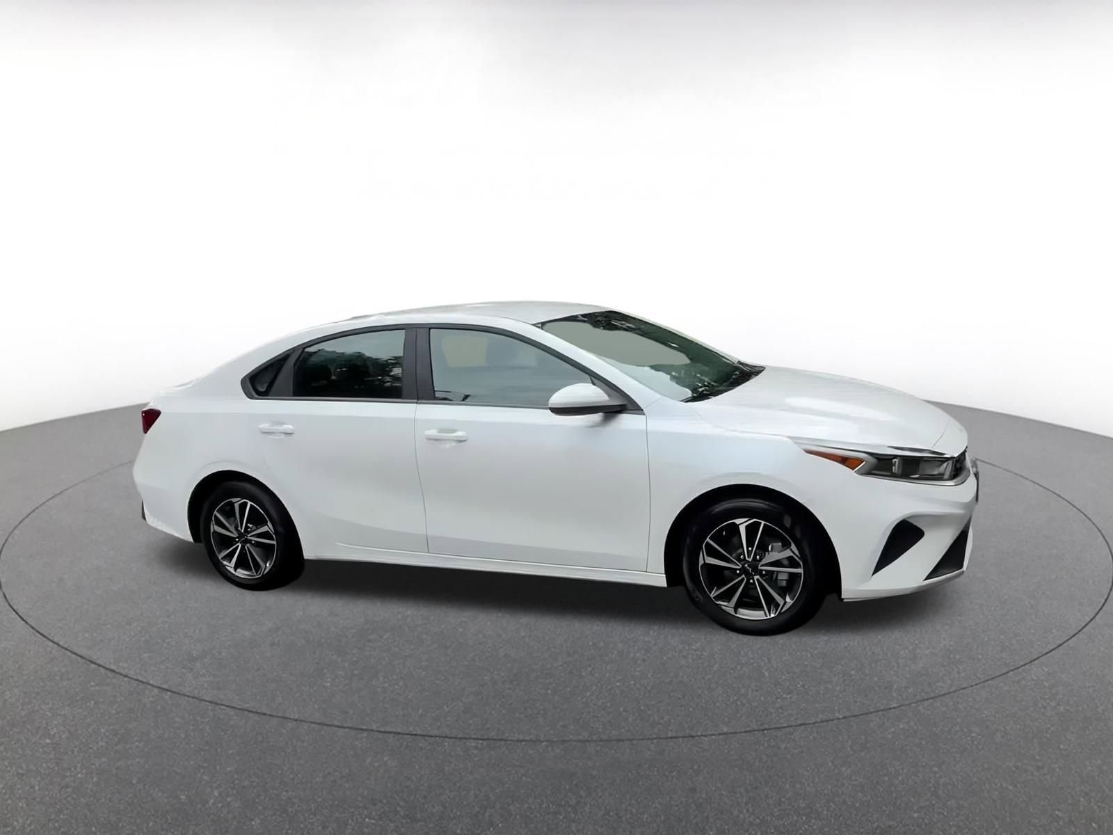 Thumbnail: 2024 Kia Forte - 2