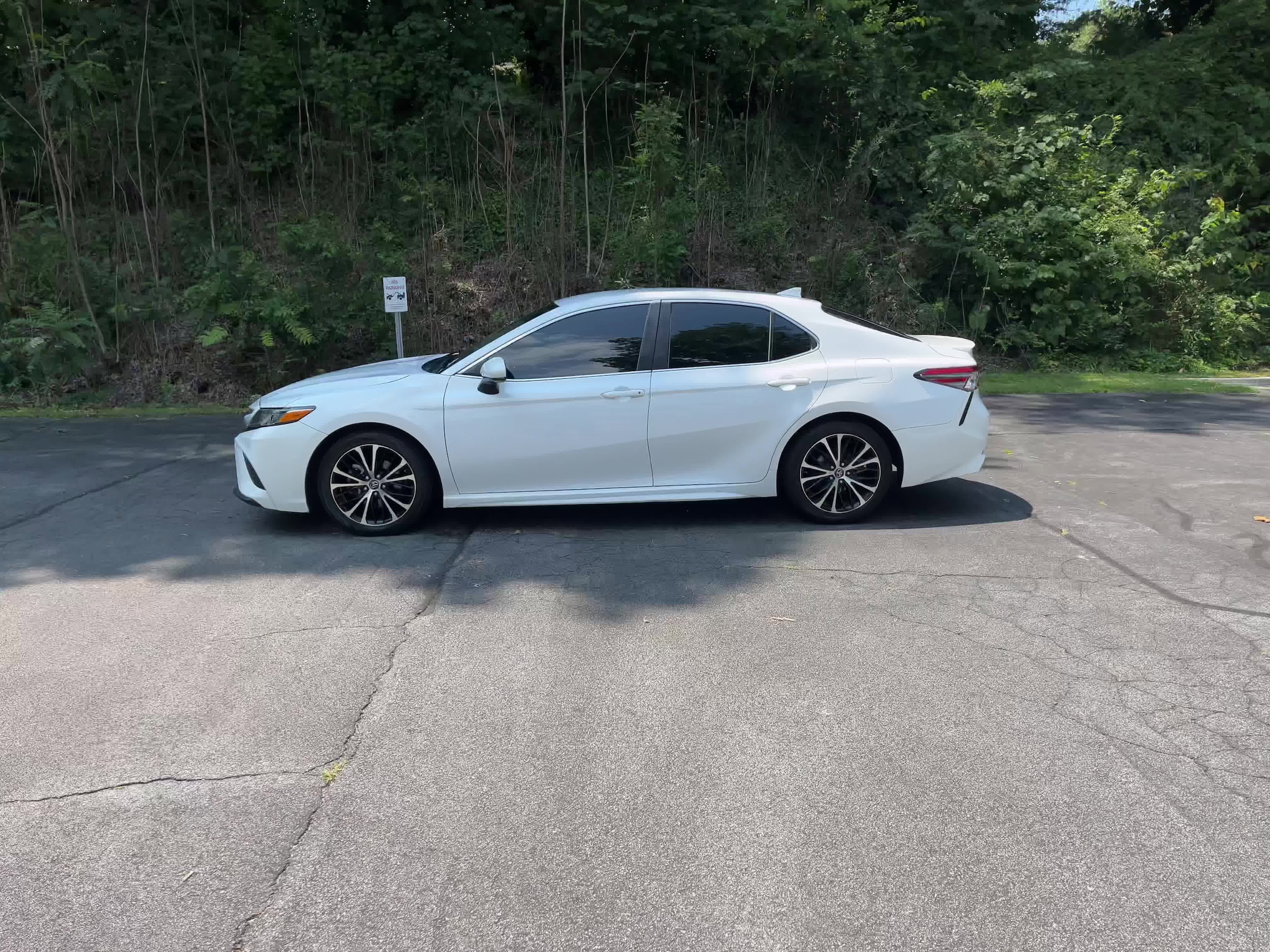 2019 Toyota Camry SE 8