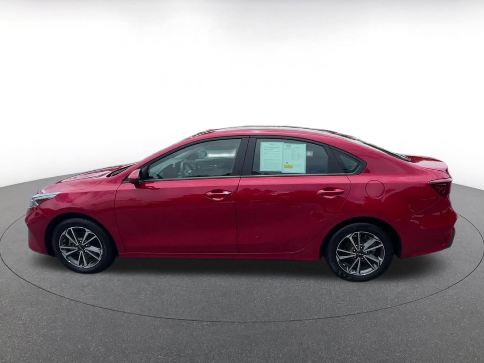 Thumbnail: 2023 Kia Forte - 7