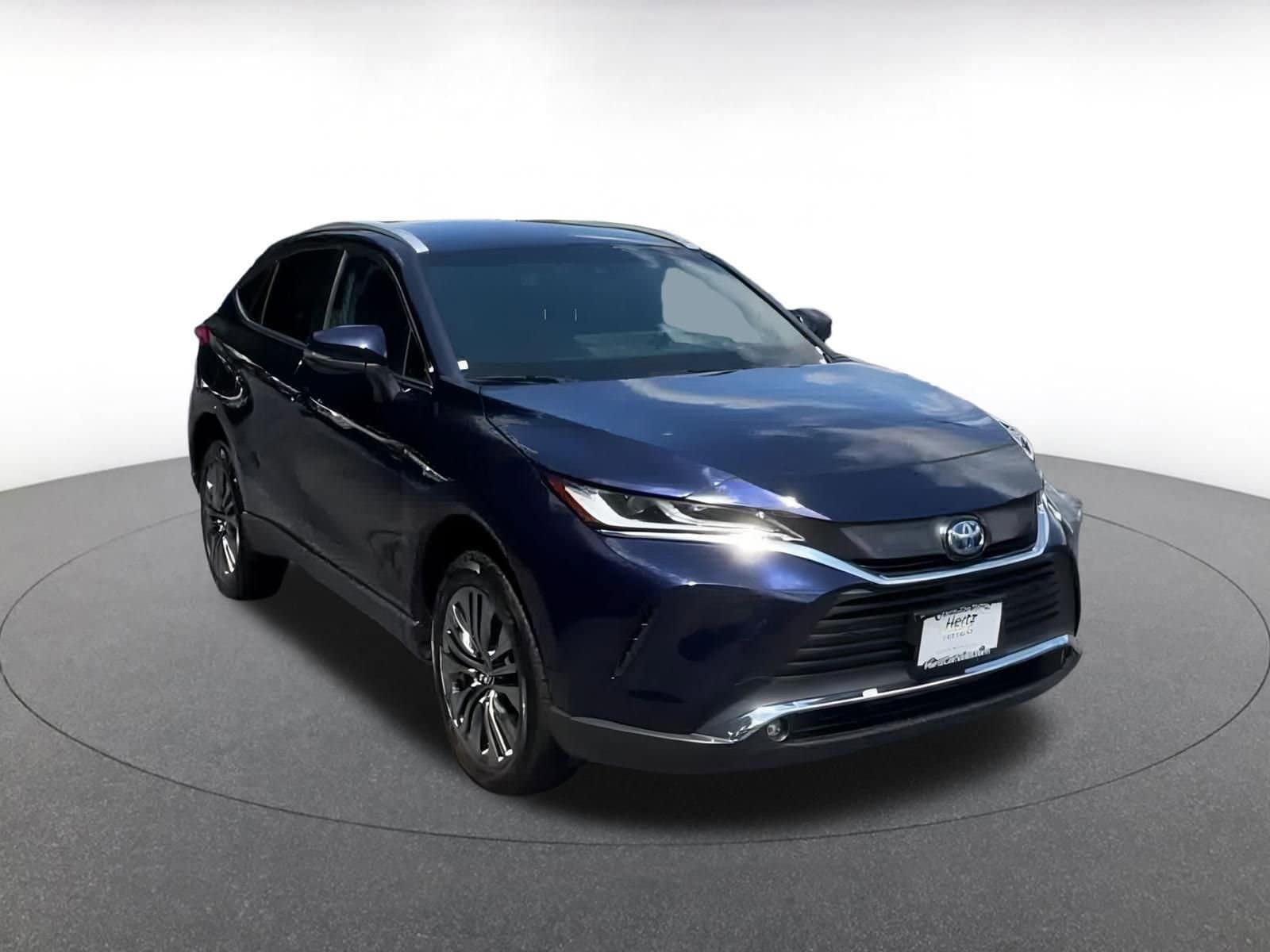 Thumbnail: 2023 Toyota Venza - 3