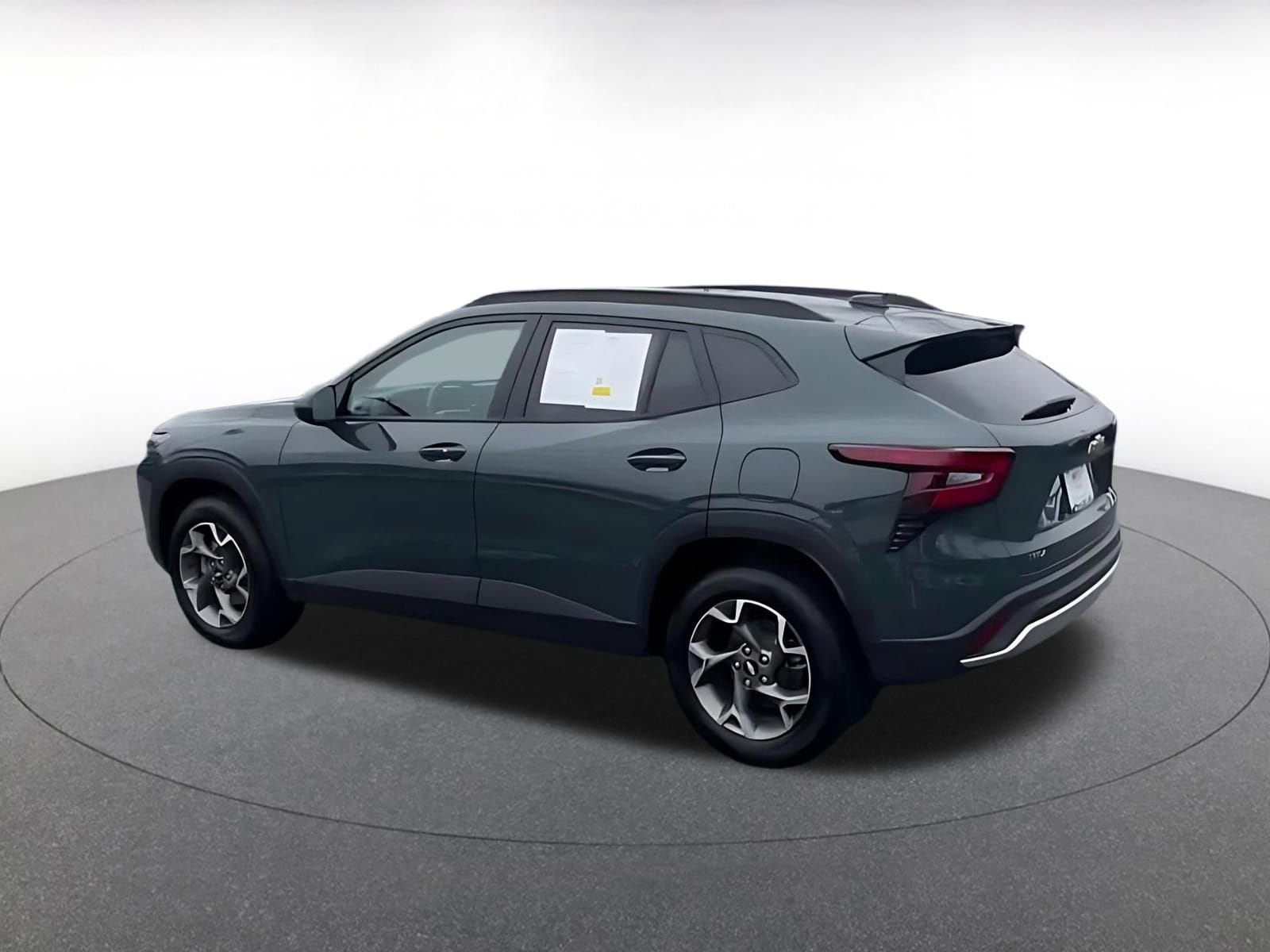 Thumbnail: 2025 Chevrolet Trax - 10