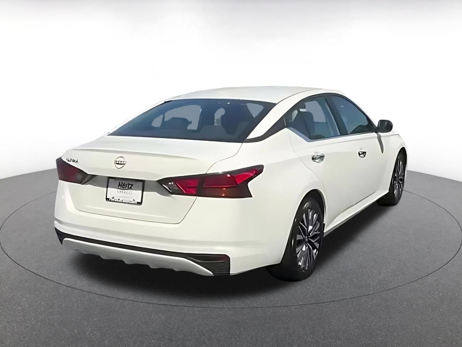 Thumbnail: 2025 Nissan Altima - 10