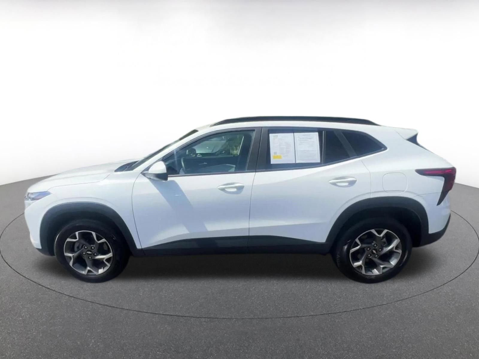 Thumbnail: 2025 Chevrolet Trax - 9
