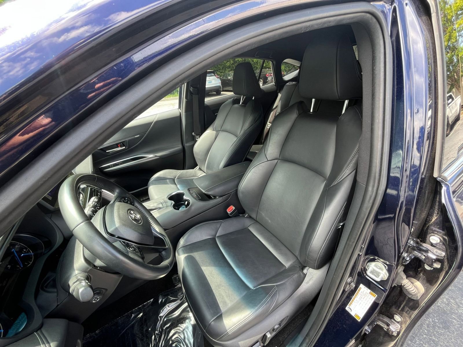 Thumbnail: 2023 Toyota Venza - 32