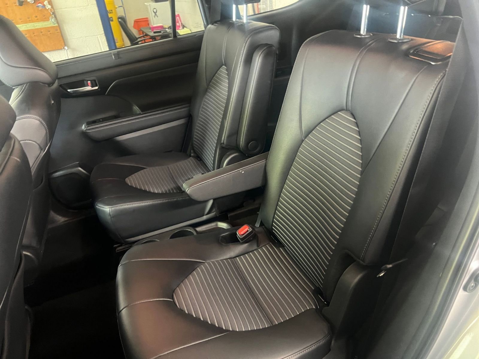 Thumbnail: 2025 Toyota Highlander - 24