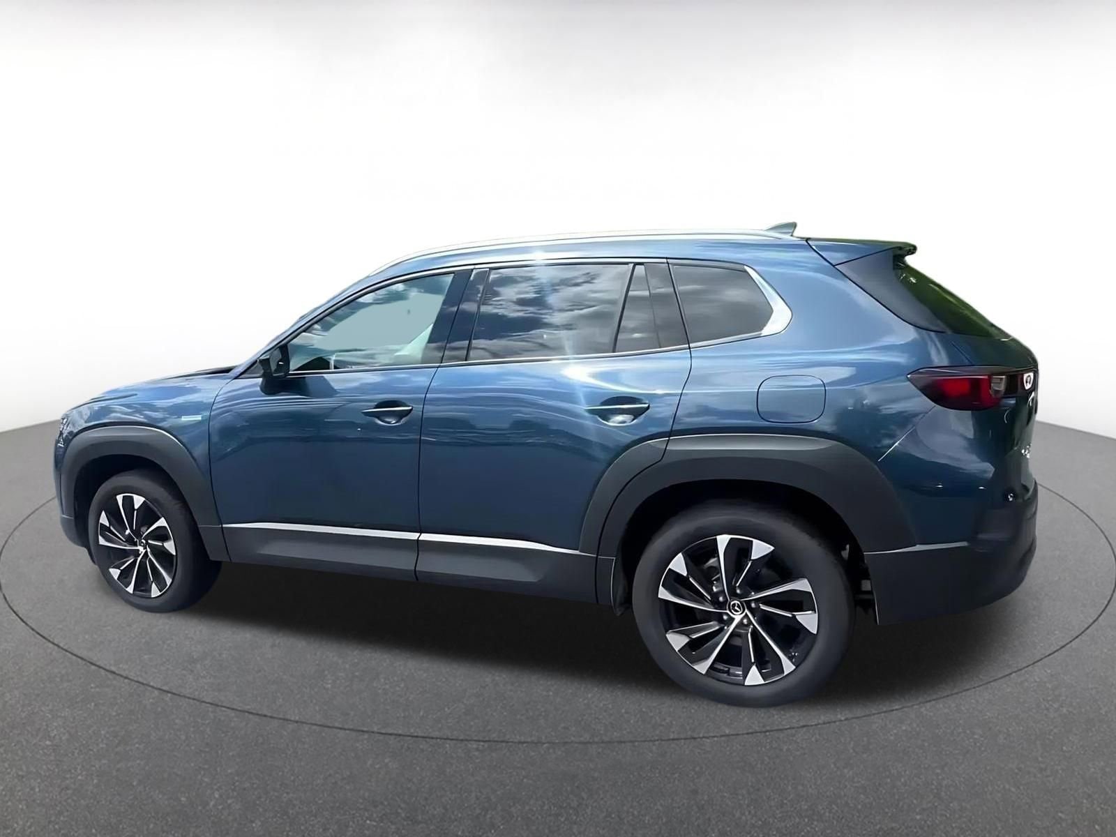 Thumbnail: 2025 Mazda CX-50 - 10